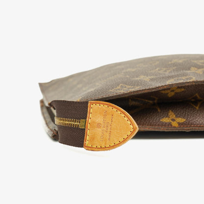 Louis Vuitton 26 Kulturtasche aus Monogram Canvas