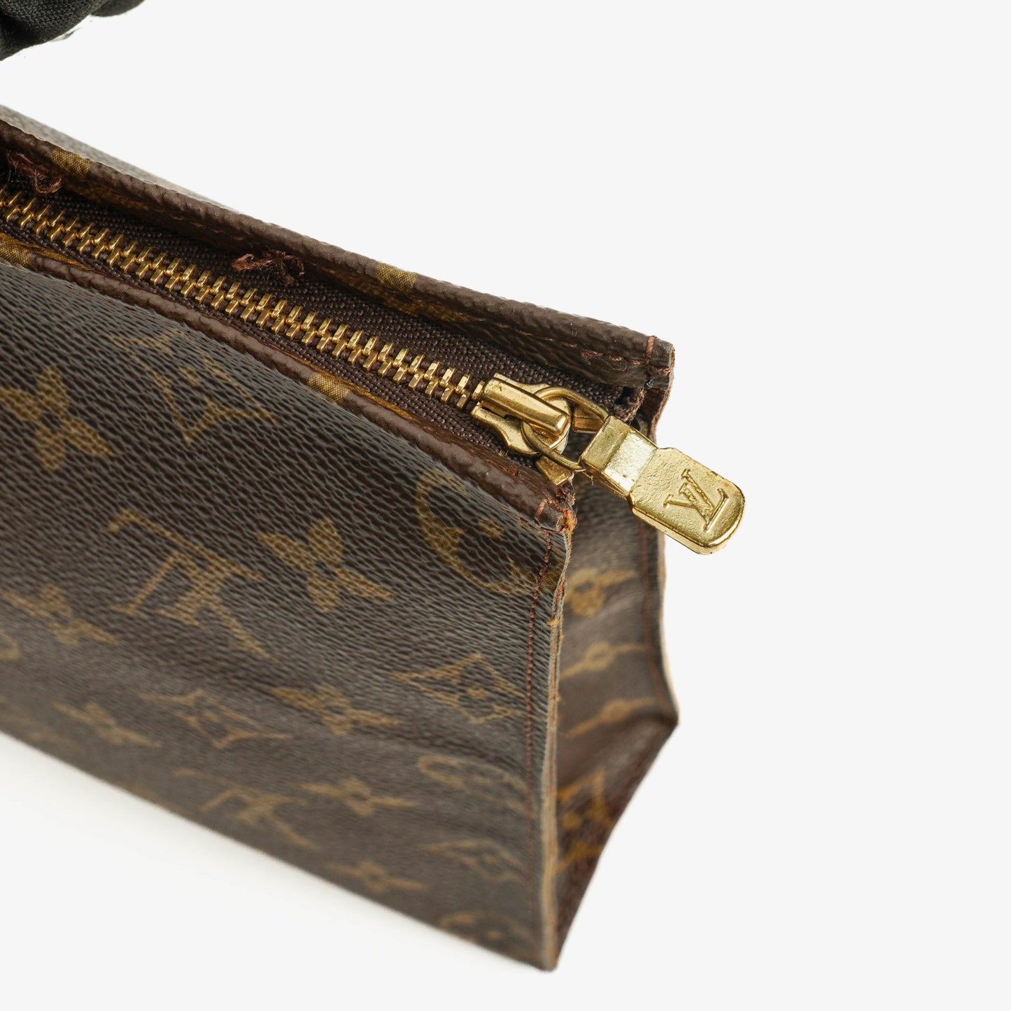 Louis Vuitton 26 Kulturtasche aus Monogram Canvas