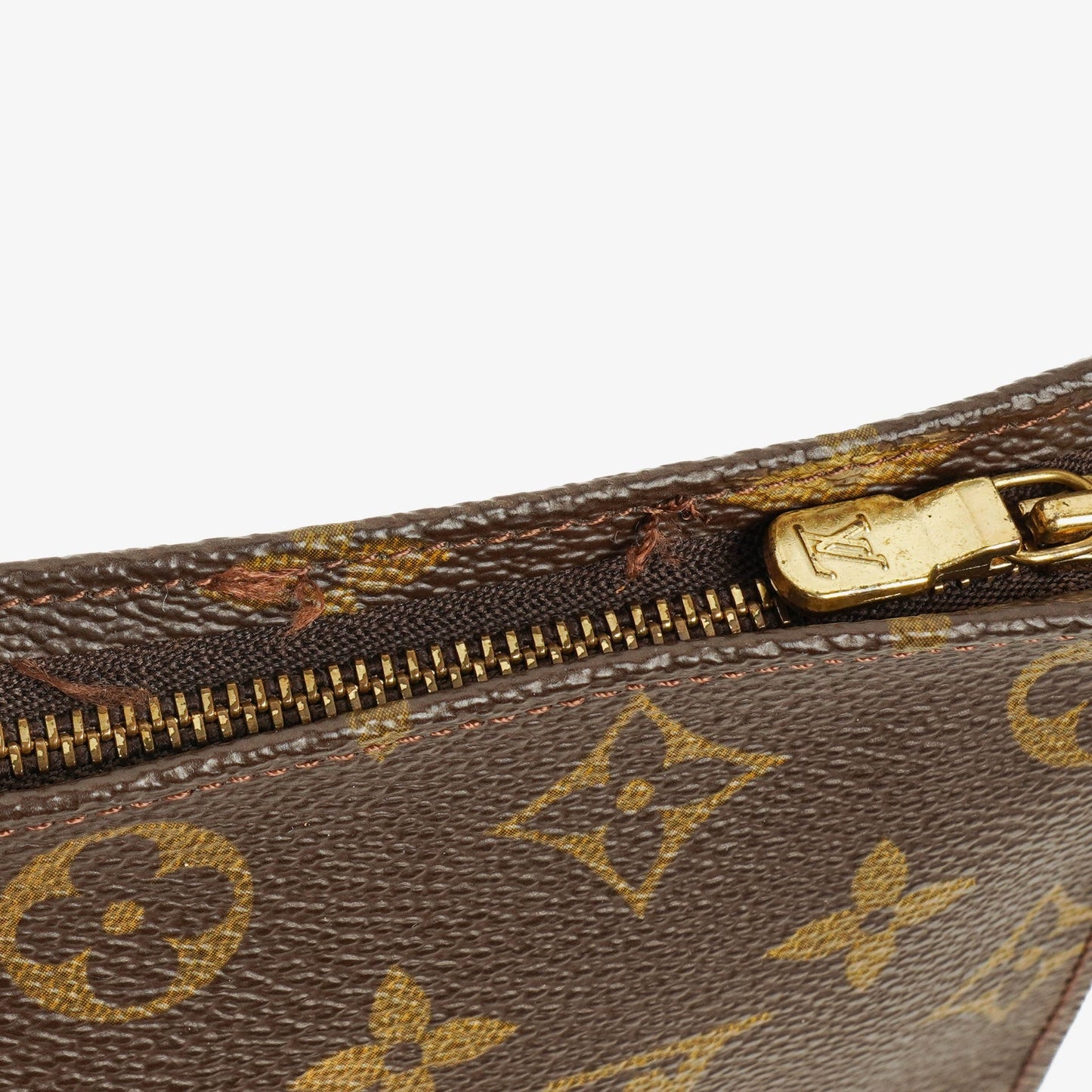 Louis Vuitton 26 Kulturtasche aus Monogram Canvas