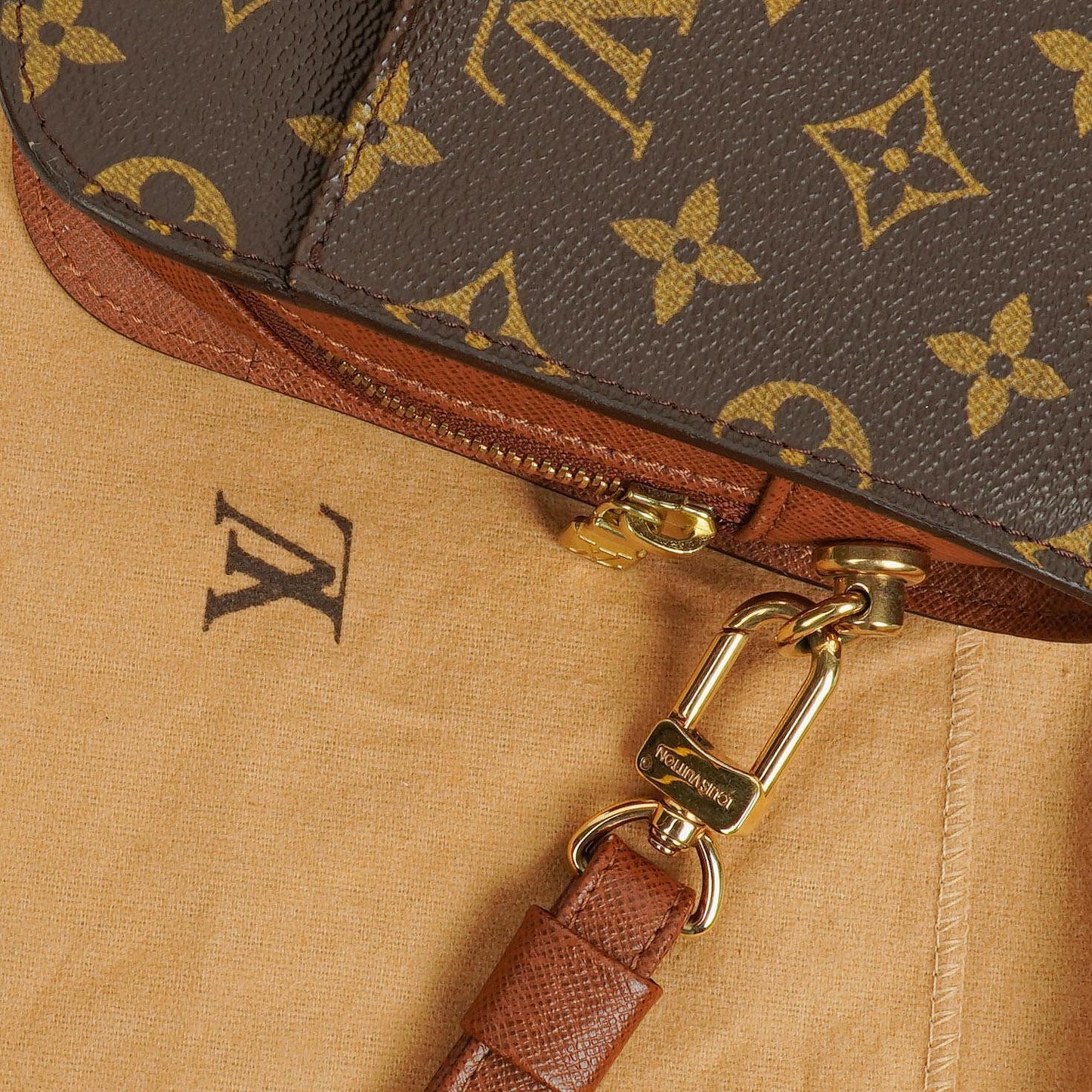 Louis Vuitton Orsay Clutch aus Monogram Canvas