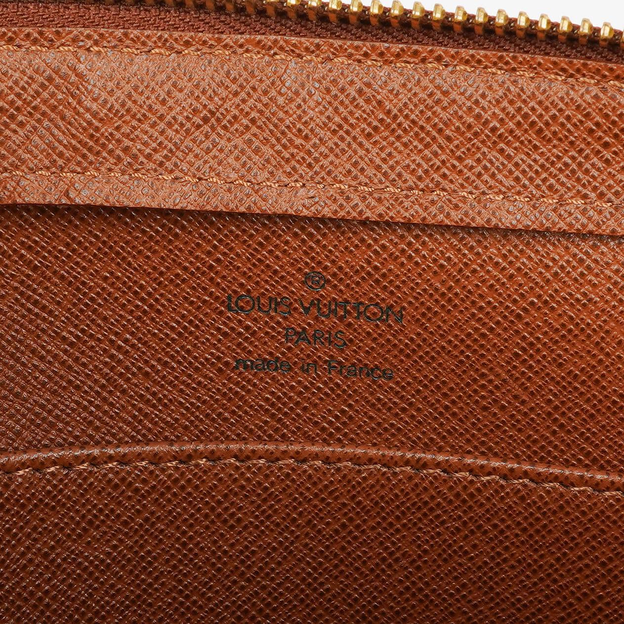 Louis Vuitton Orsay Clutch aus Monogram Canvas