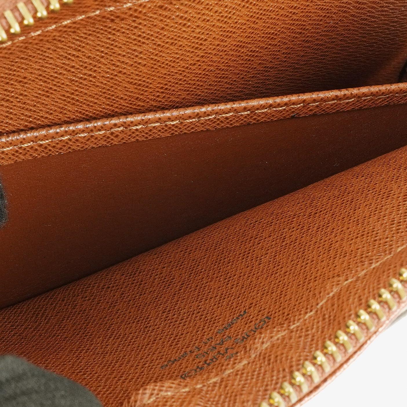 Louis Vuitton Orsay Clutch aus Monogram Canvas
