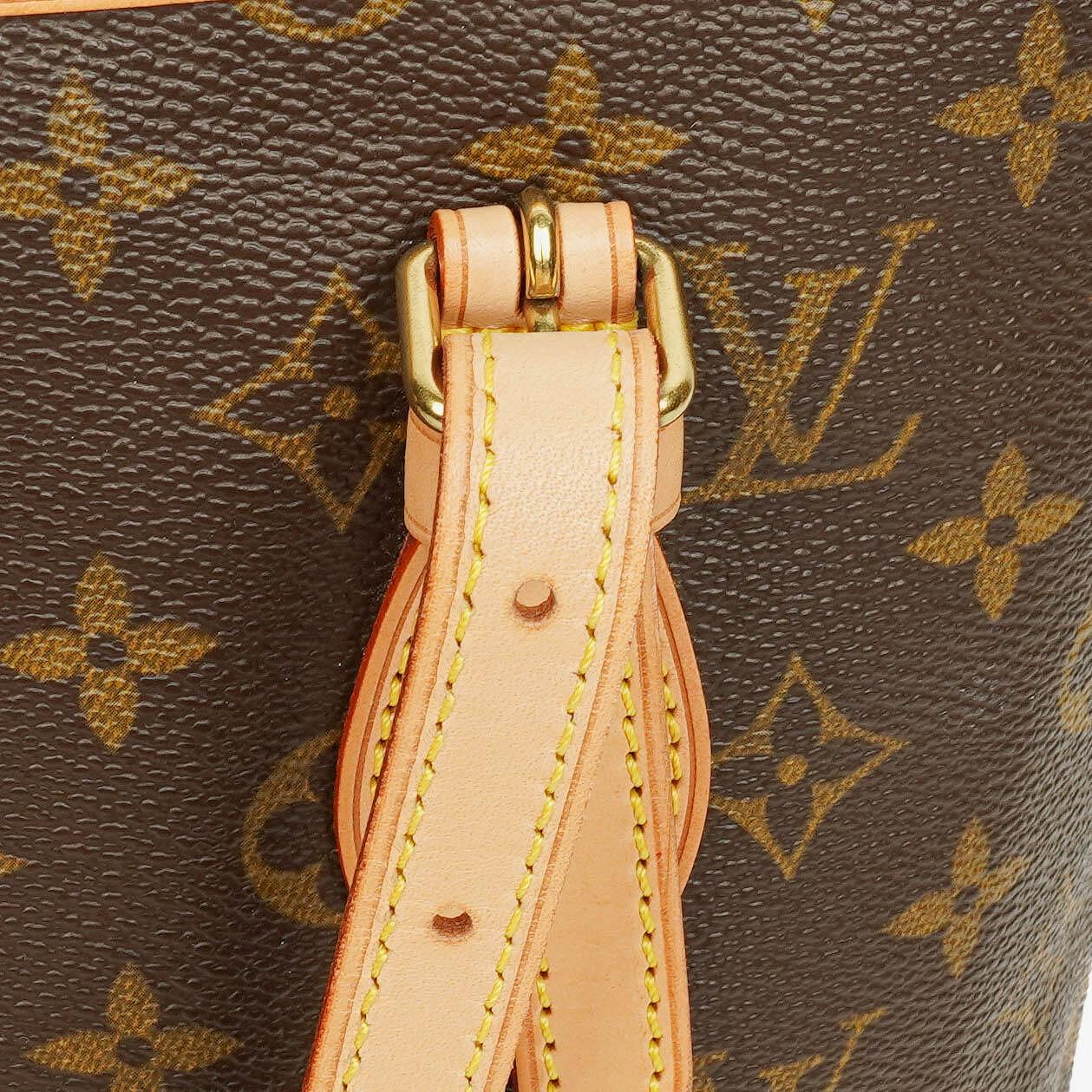 Louis Vuitton Petit Bucket Bag aus Monogram Canvas
