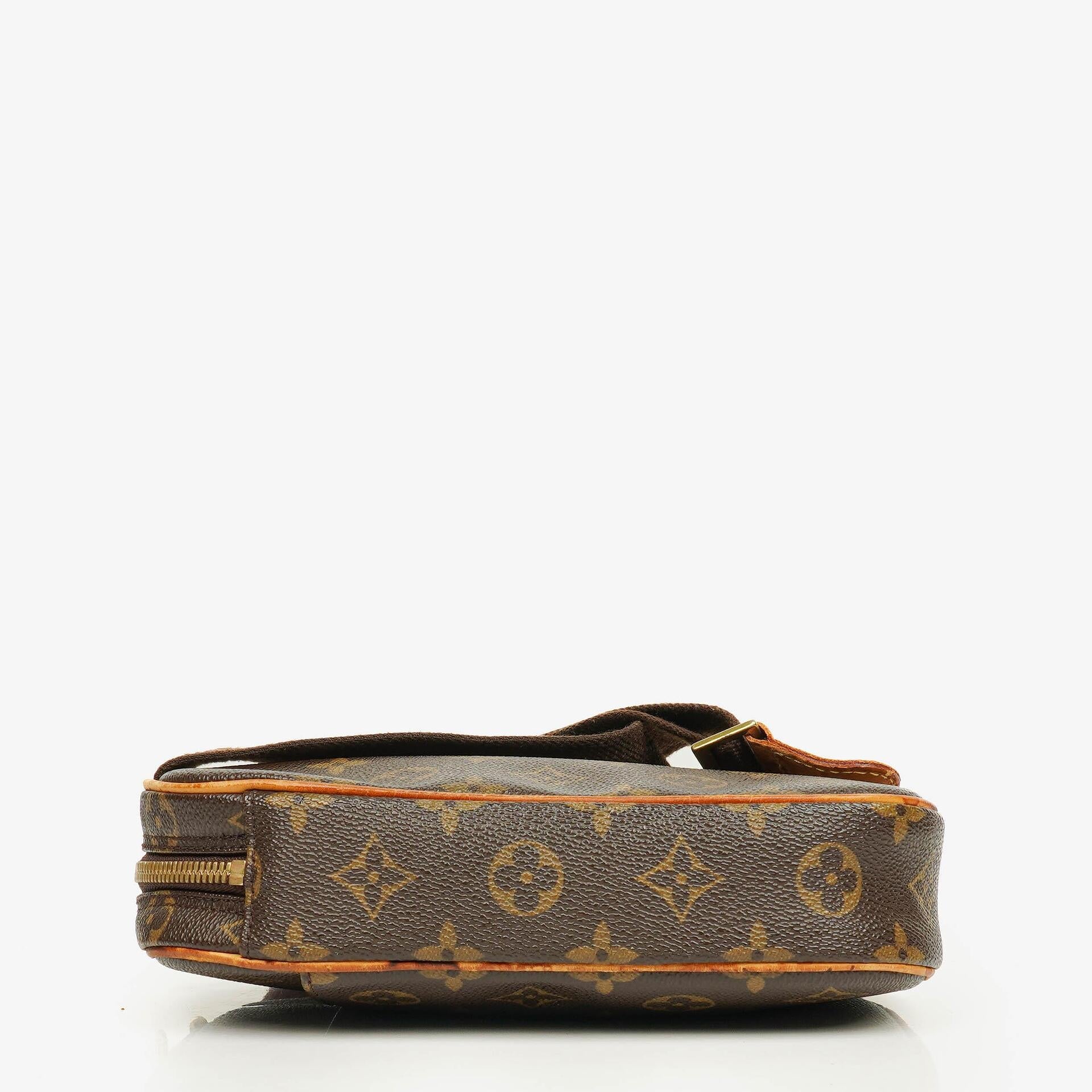 Louis Vuitton Monogram Canvas Pochette Gange Bauchtasche
