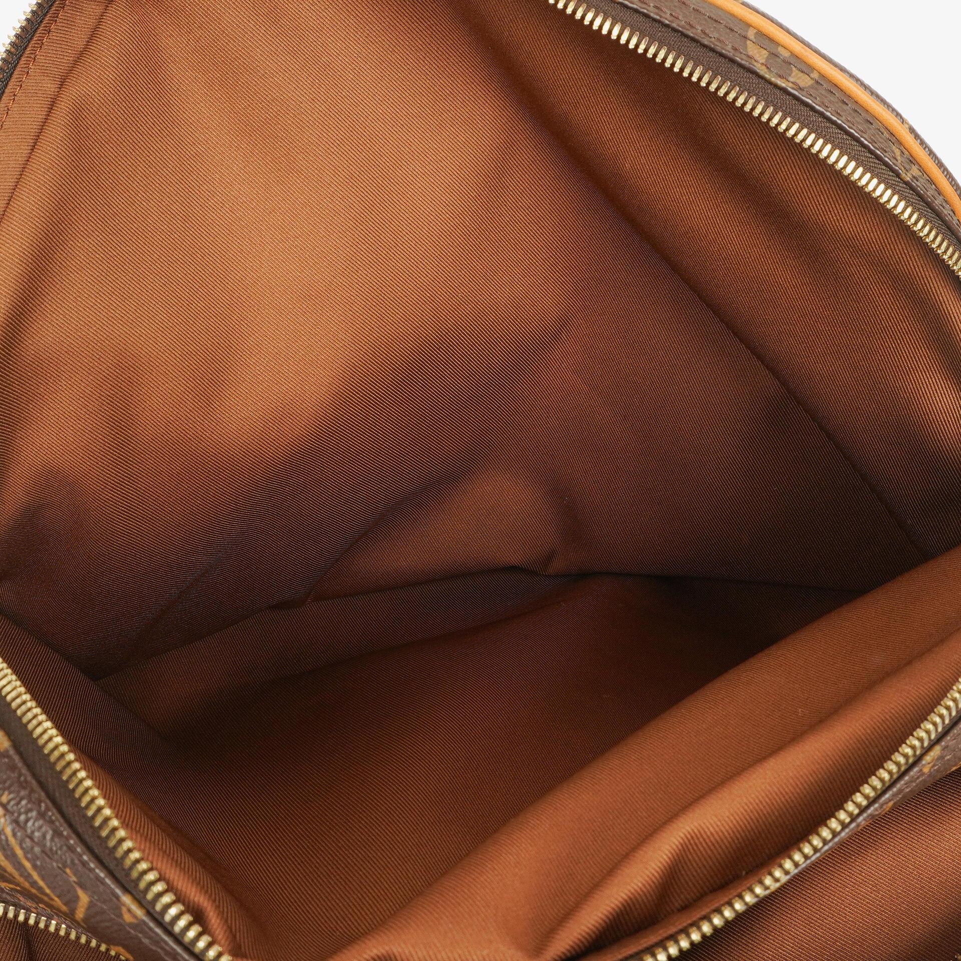 Louis Vuitton Soft Hat Trunk Tasche aus Monogram Canvas