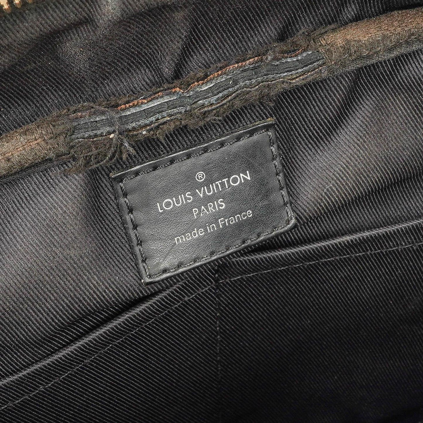 Louis Vuitton Explorer Bauchtasche aus Monogram Eclipse