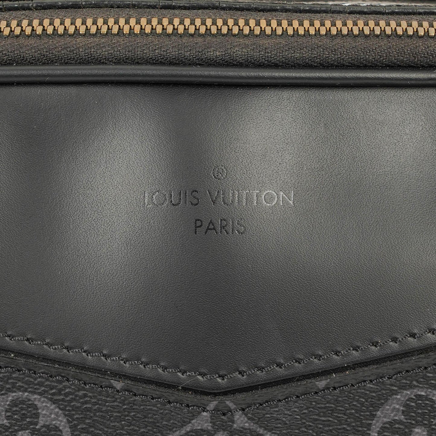 Louis Vuitton Explorer Bauchtasche aus Monogram Eclipse