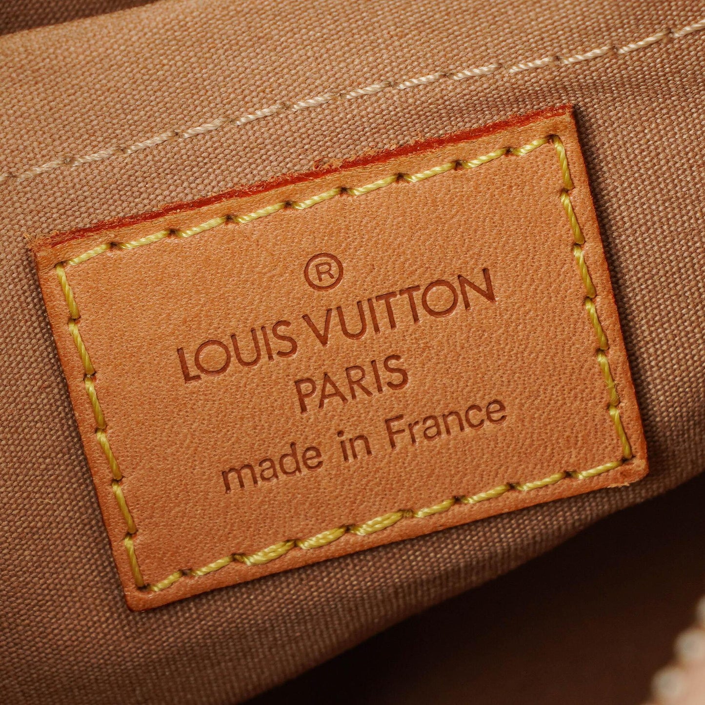 Louis Vuitton Minna Street Crossbody Tasche aus Monogram Vernis in Noisette, 2005