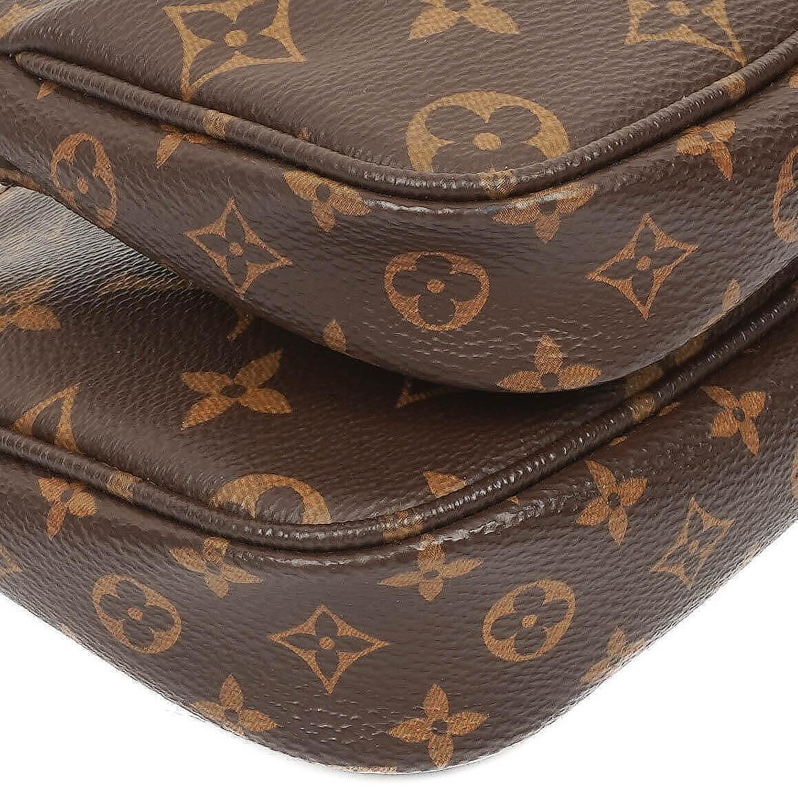 Louis Vuitton Multi Pochette Accessoires Schultertasche aus Monogram Canvas