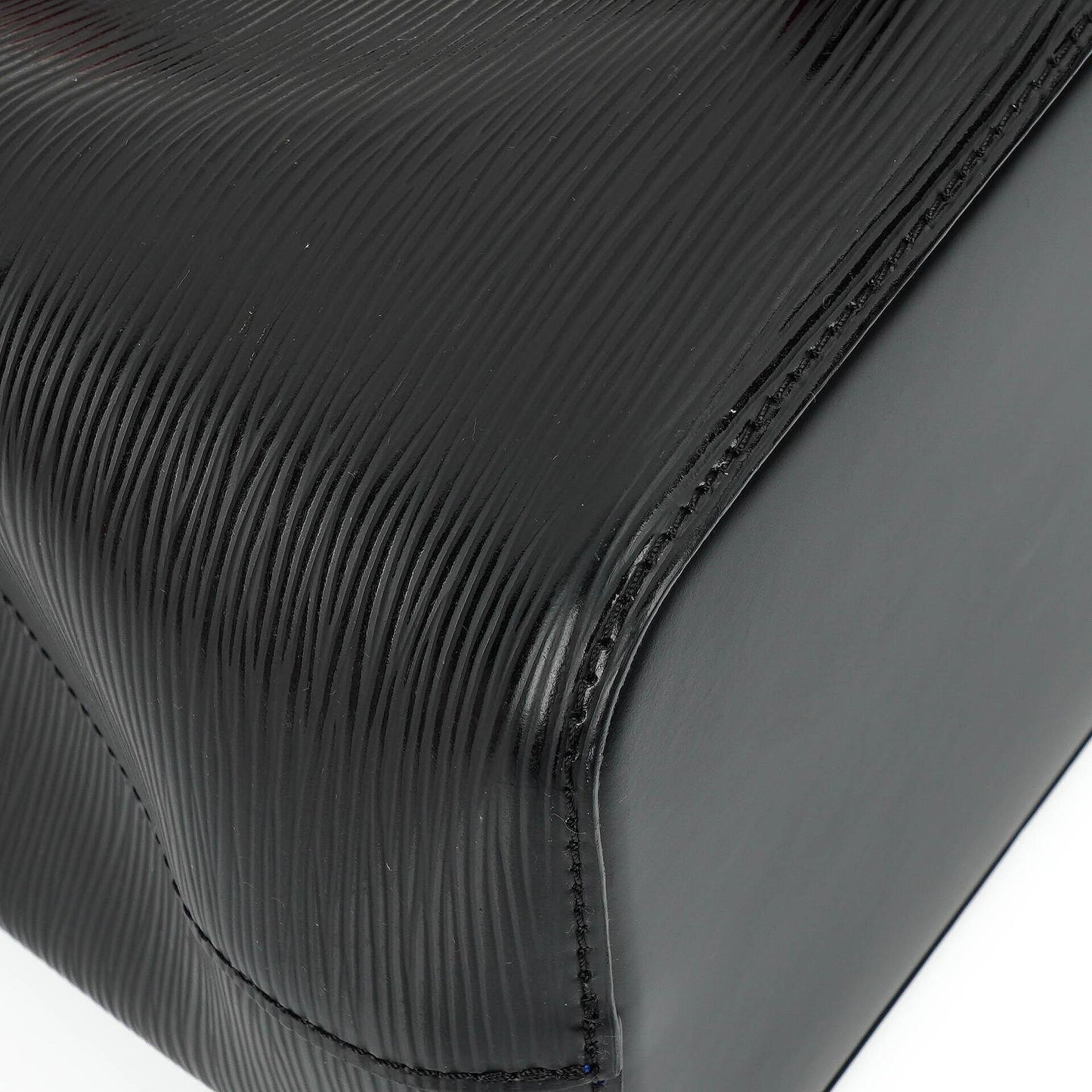 Louis Vuitton NéoNoé BB Tasche aus Epi-Leder in Noir Safran