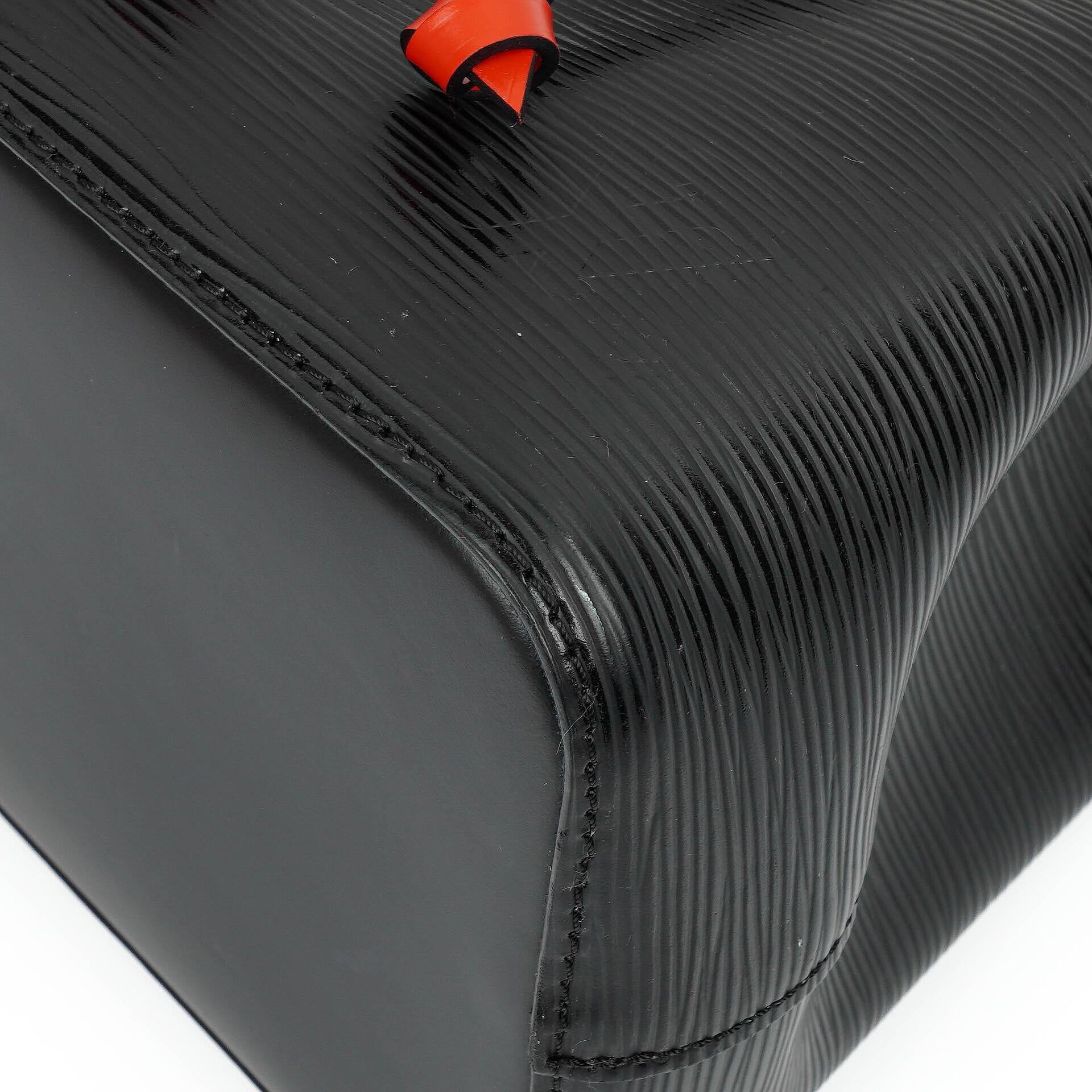Louis Vuitton NéoNoé BB Tasche aus Epi-Leder in Noir Safran