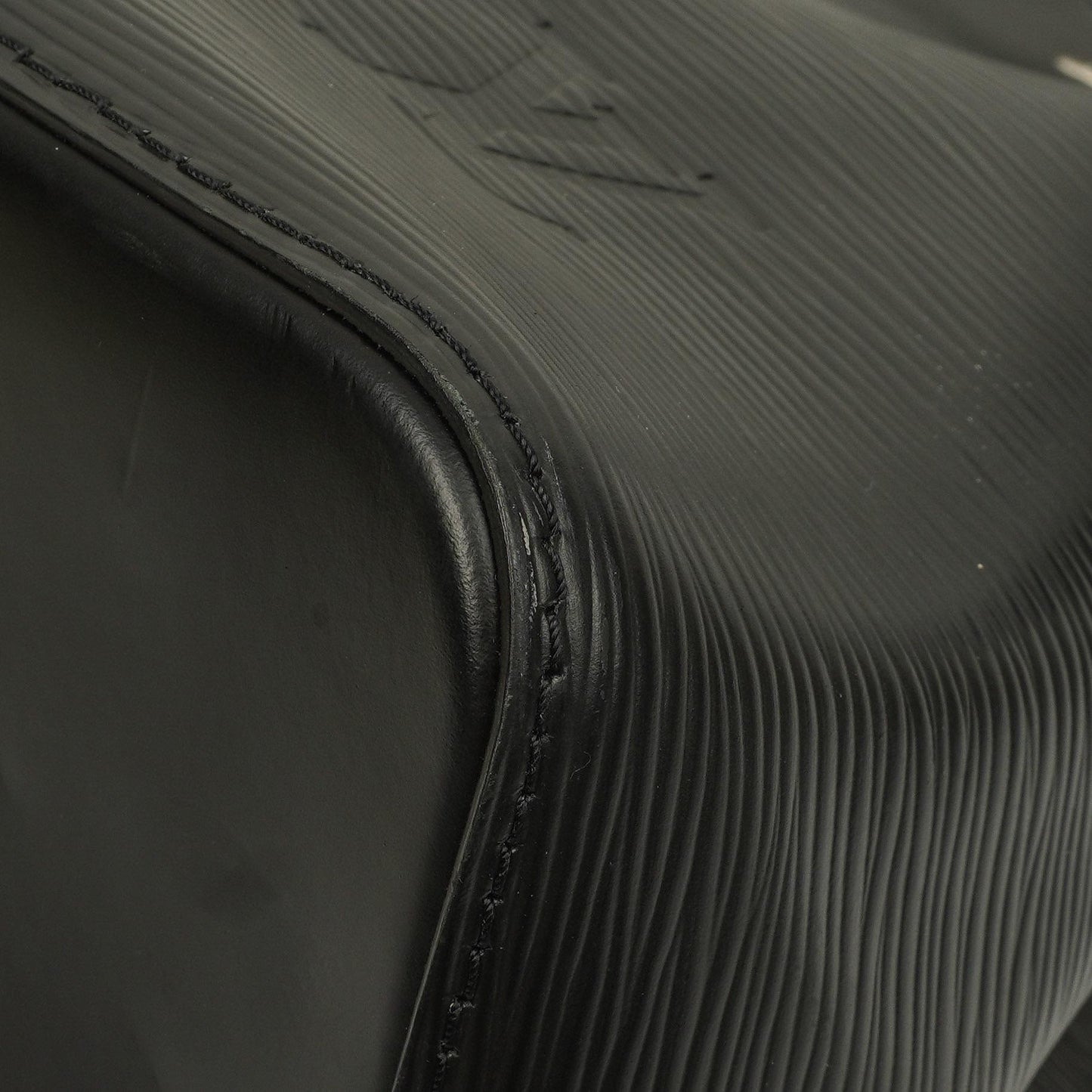 Louis Vuitton NéoNoé Bucket Tasche aus schwarzem Noir Epi Leder mit Kordelzug, 2020