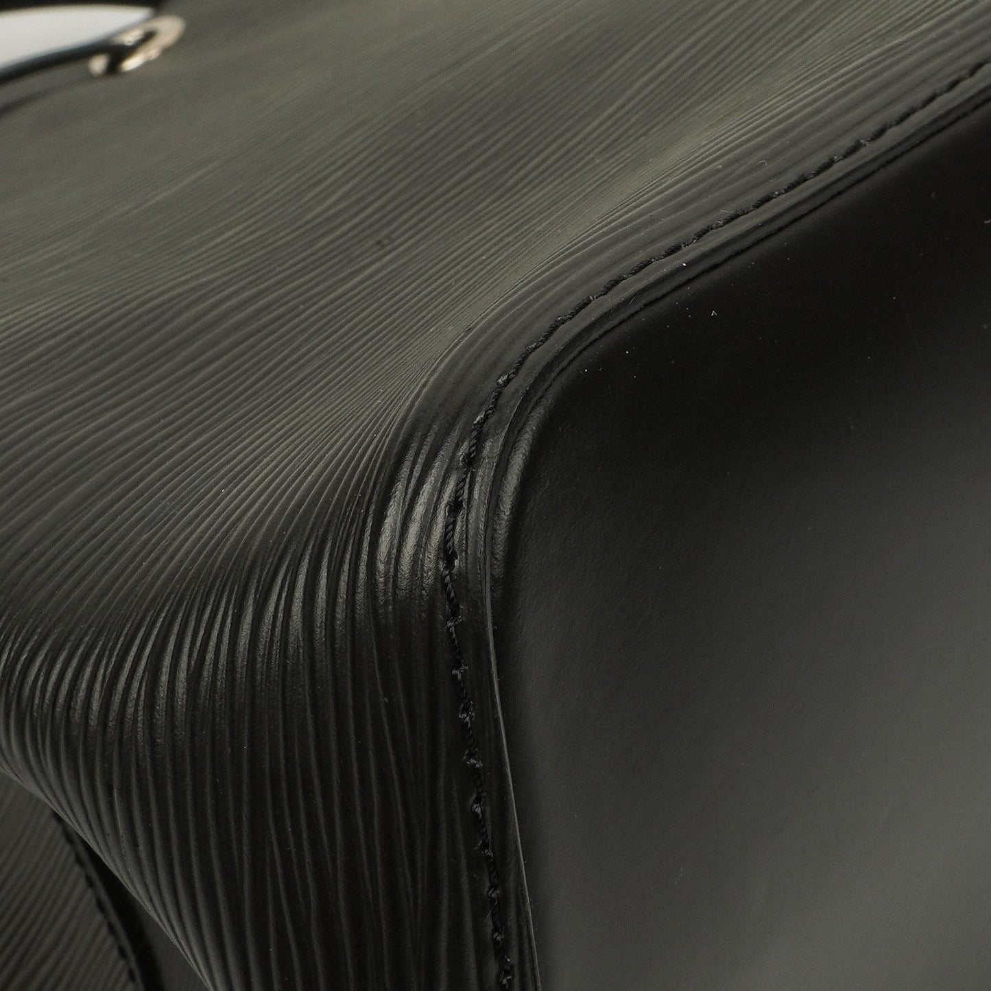 Louis Vuitton NéoNoé Bucket Tasche aus schwarzem Noir Epi Leder mit Kordelzug, 2020