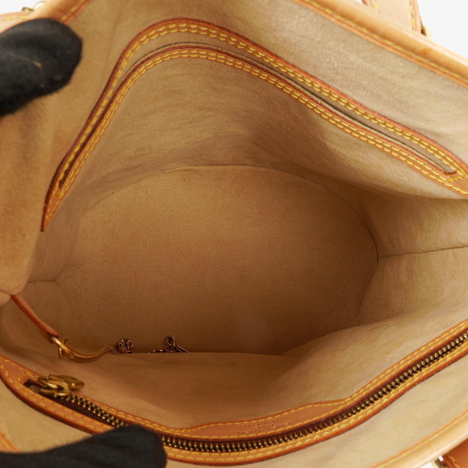 Louis Vuitton Petit Bucket in neutralem Vachetta