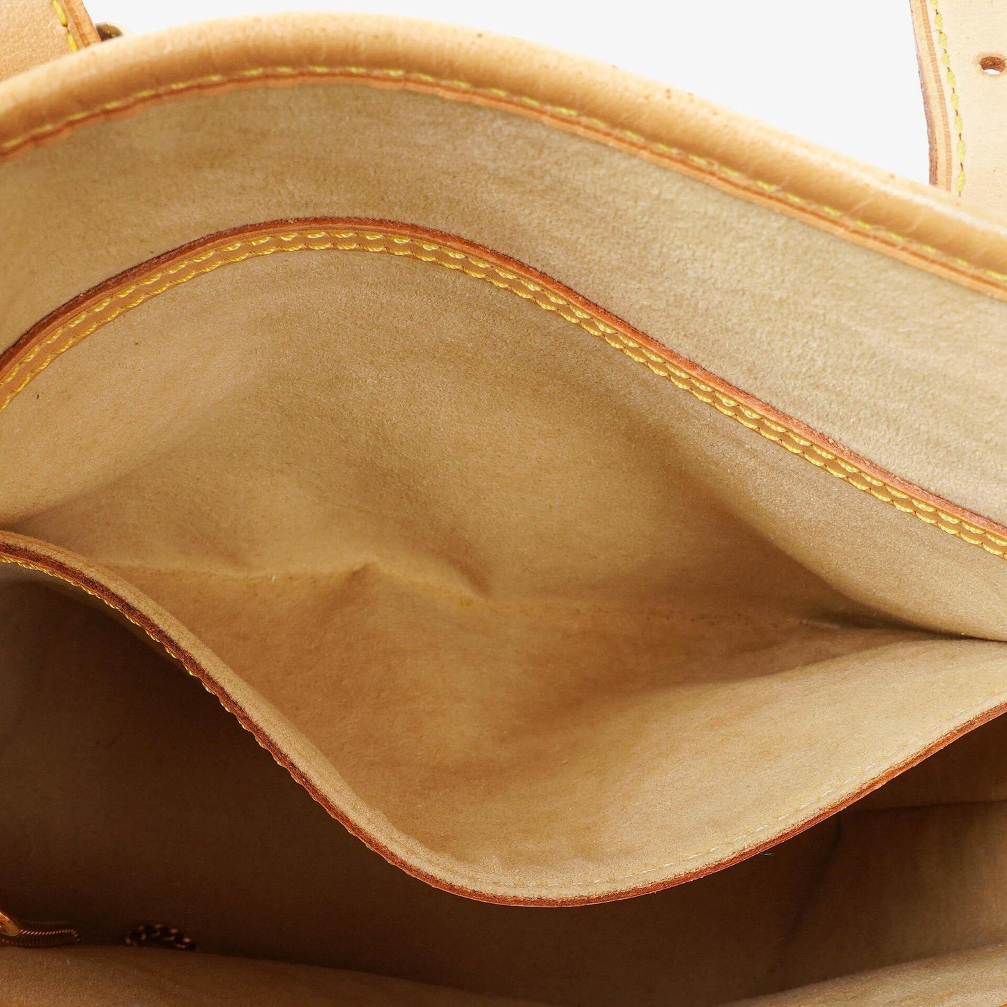 Louis Vuitton Petit Bucket in neutralem Vachetta