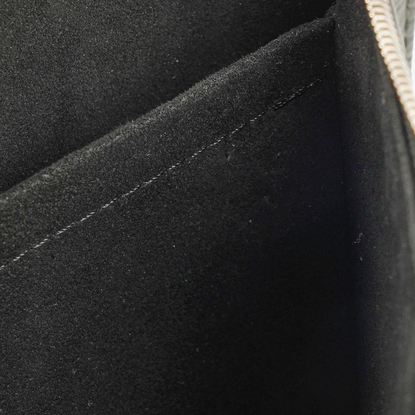 Louis Vuitton Neverfull Clutch Täschchen mit Reißverschluss aus schwarzem Epi Leder
