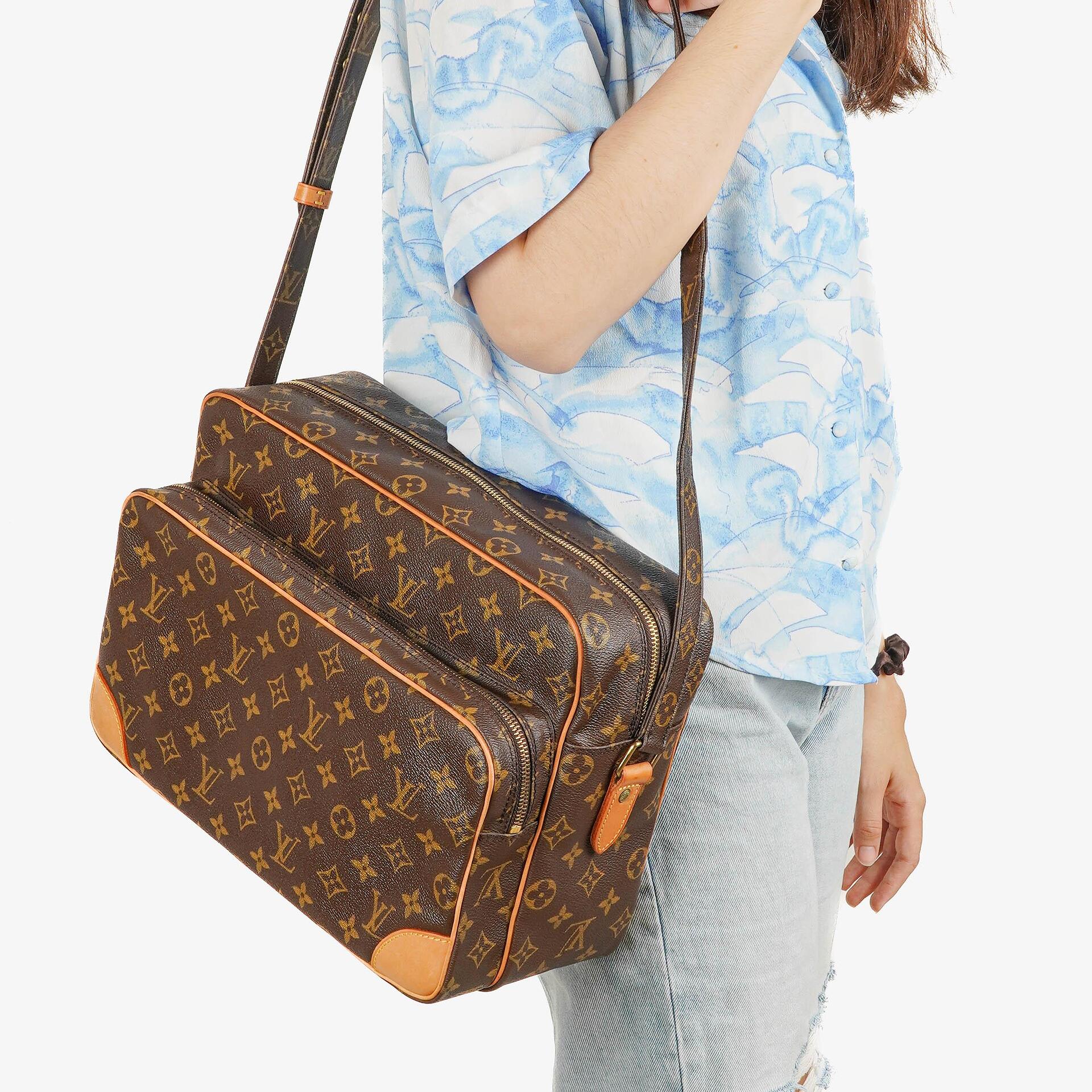Louis Vuitton Nile GM Umhängetasche aus Monogram Canvas