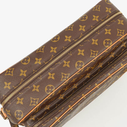 Louis Vuitton Nile GM Umhängetasche aus Monogram Canvas