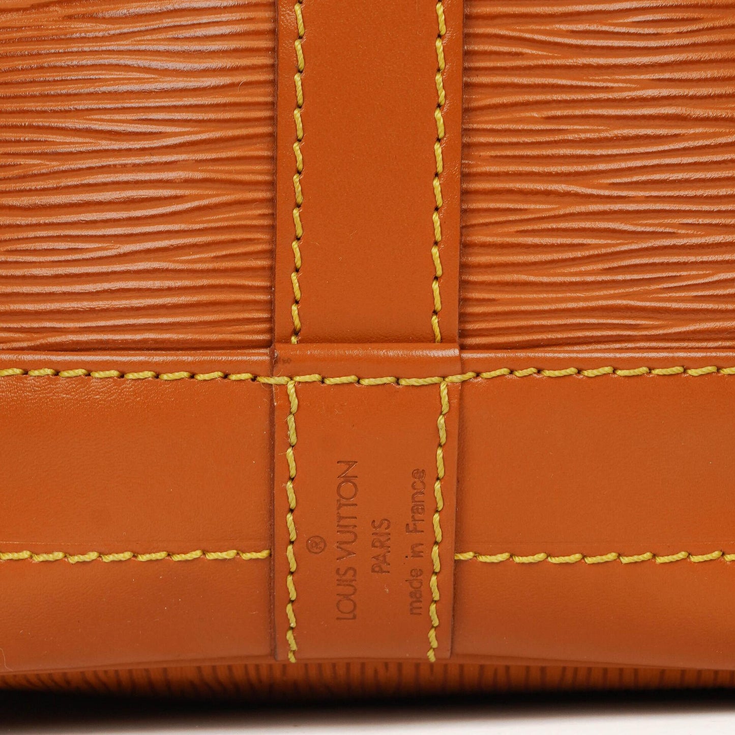 Louis Vuitton Noe Grande Schultertasche aus braunem Epi Leder