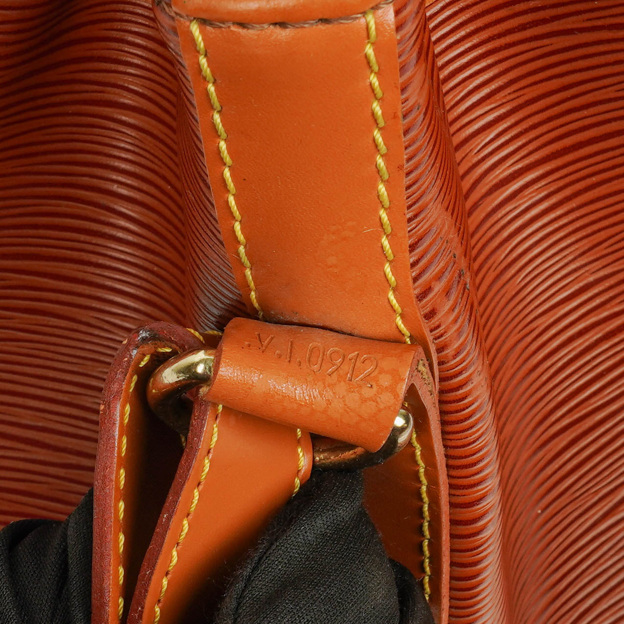 Louis Vuitton Noe Grande GM Schultertasche aus zweifarbigem Epi Leder