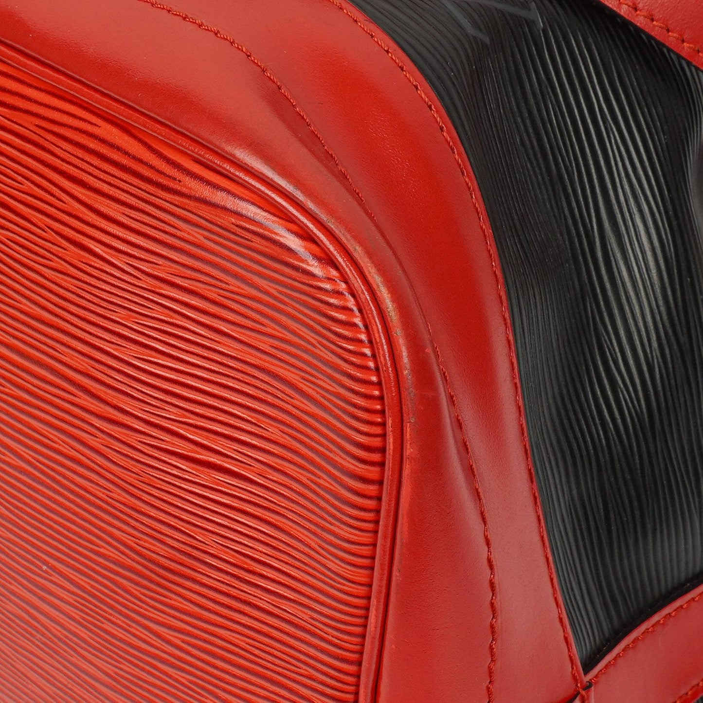 Louis Vuitton Noe Grande GM Schwarz und Rot Epi Leder Schultertasche