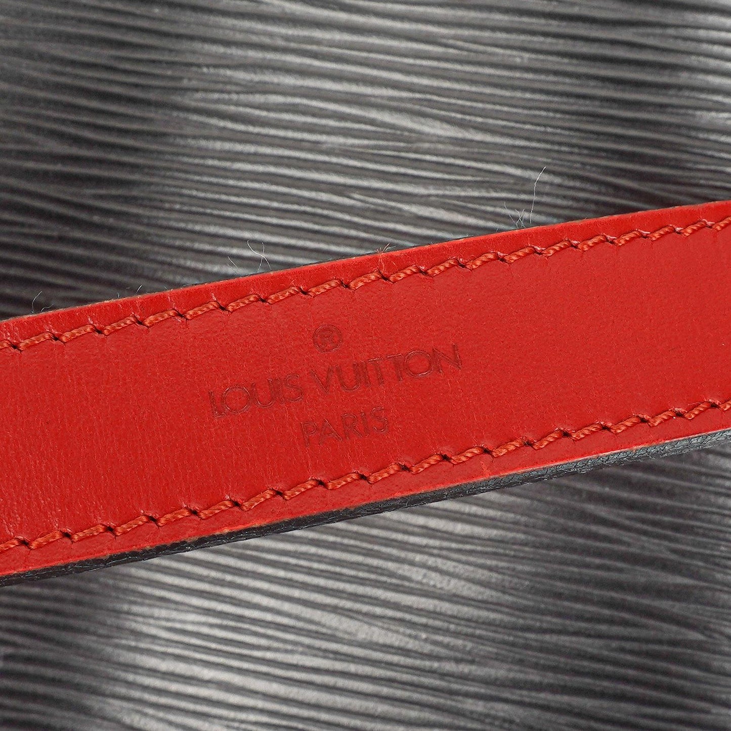 Louis Vuitton Noe Grande GM Schwarz und Rot Epi Leder Schultertasche