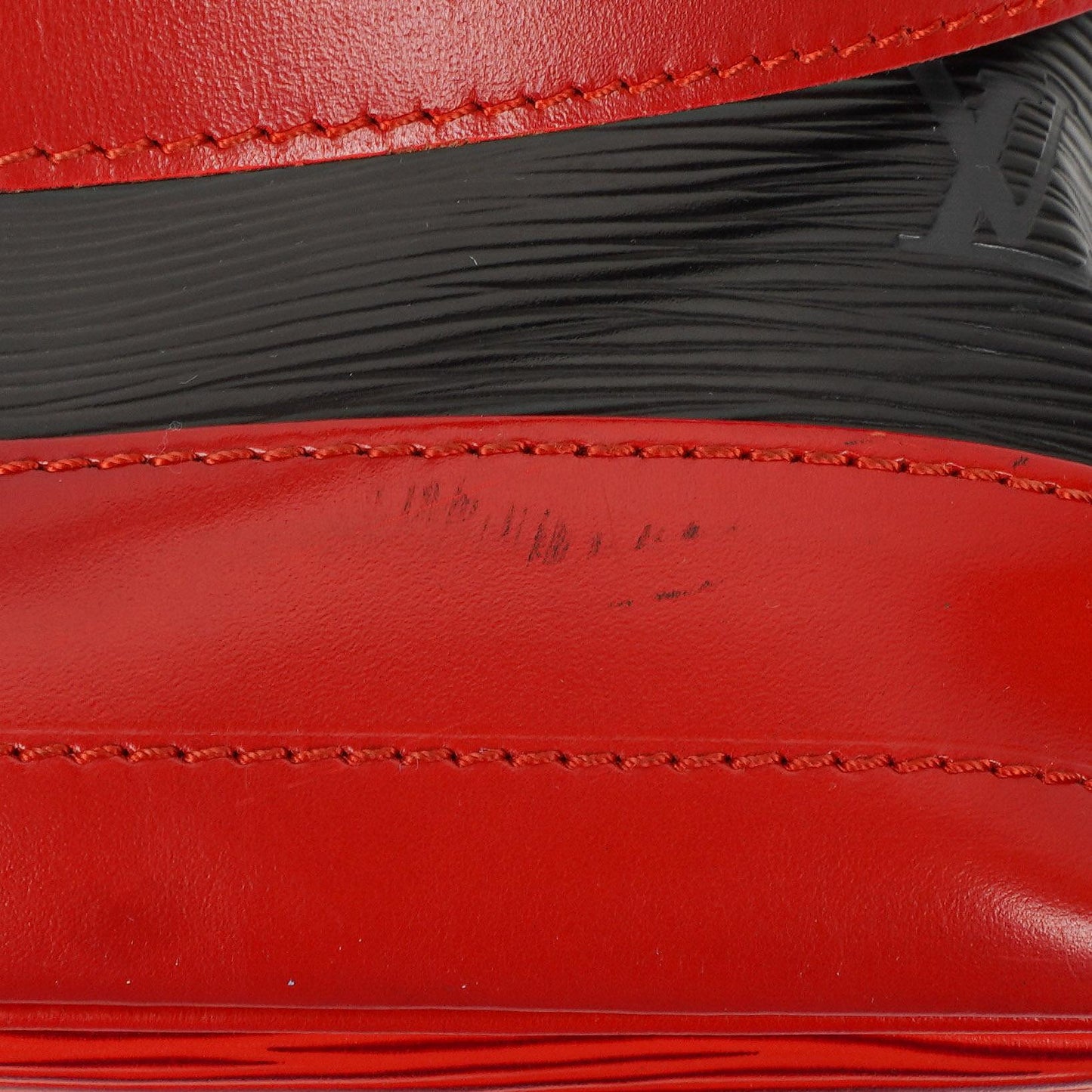 Louis Vuitton Noe Grande GM Schwarz und Rot Epi Leder Schultertasche