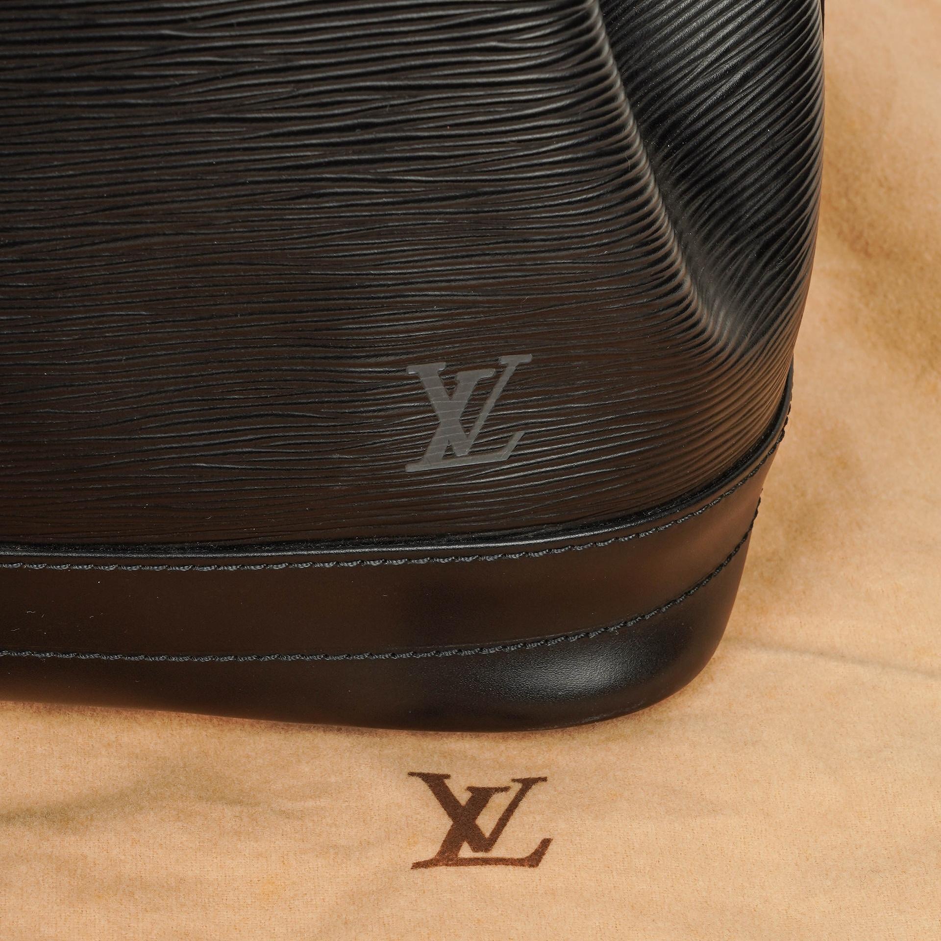 Louis Vuitton Noé Grande GM Schultertasche aus schwarzem Epi-Leder