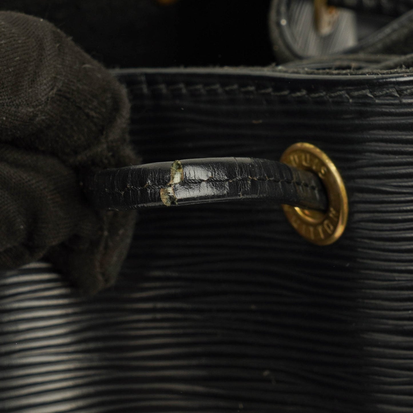 Louis Vuitton Noe Grande GM Schultertasche aus schwarzem Epi Leder