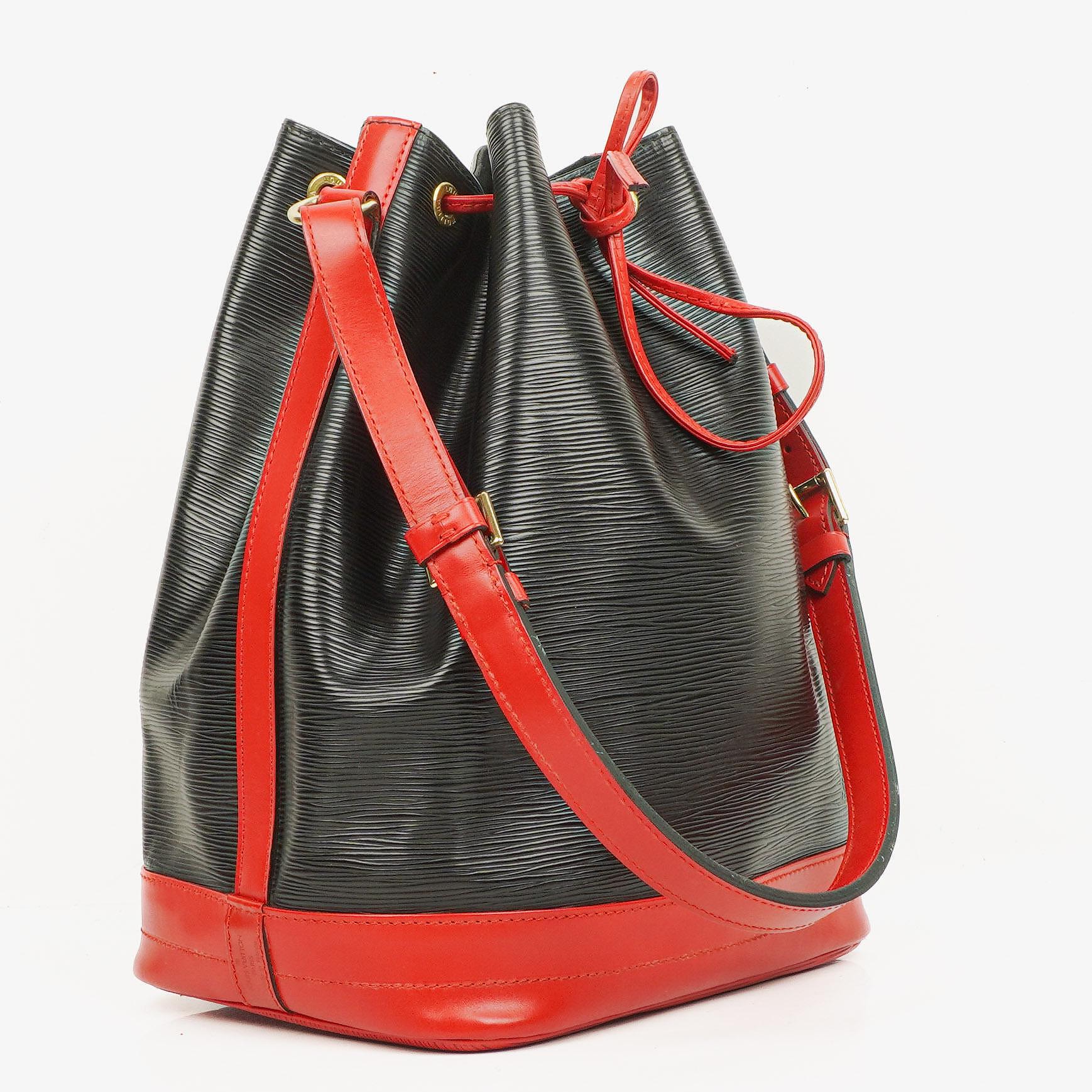 Louis Vuitton Noé Grande GM Schultertasche aus Epi-Leder in Schwarz und Rot