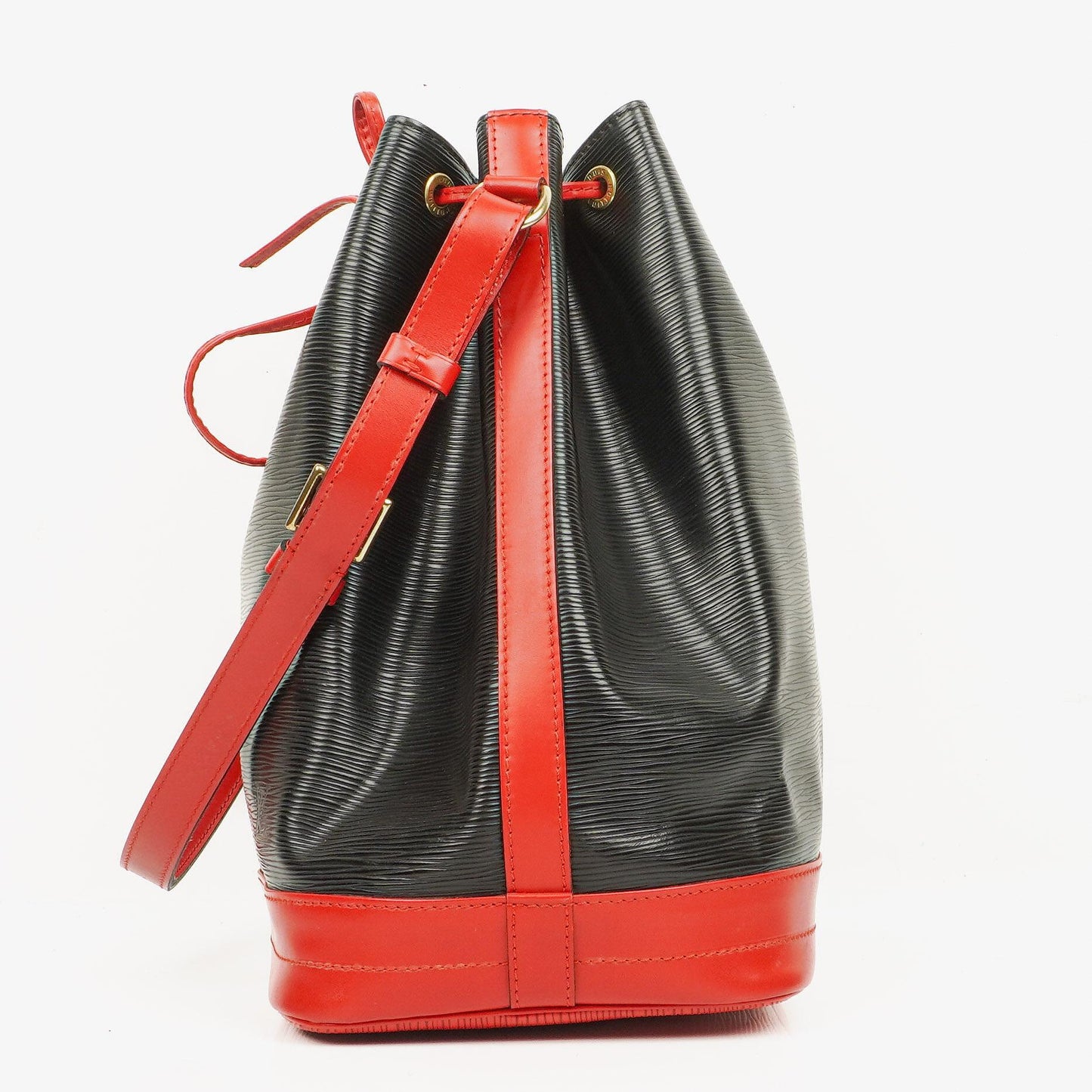 Louis Vuitton Noé Grande GM Schultertasche aus Epi-Leder in Schwarz und Rot