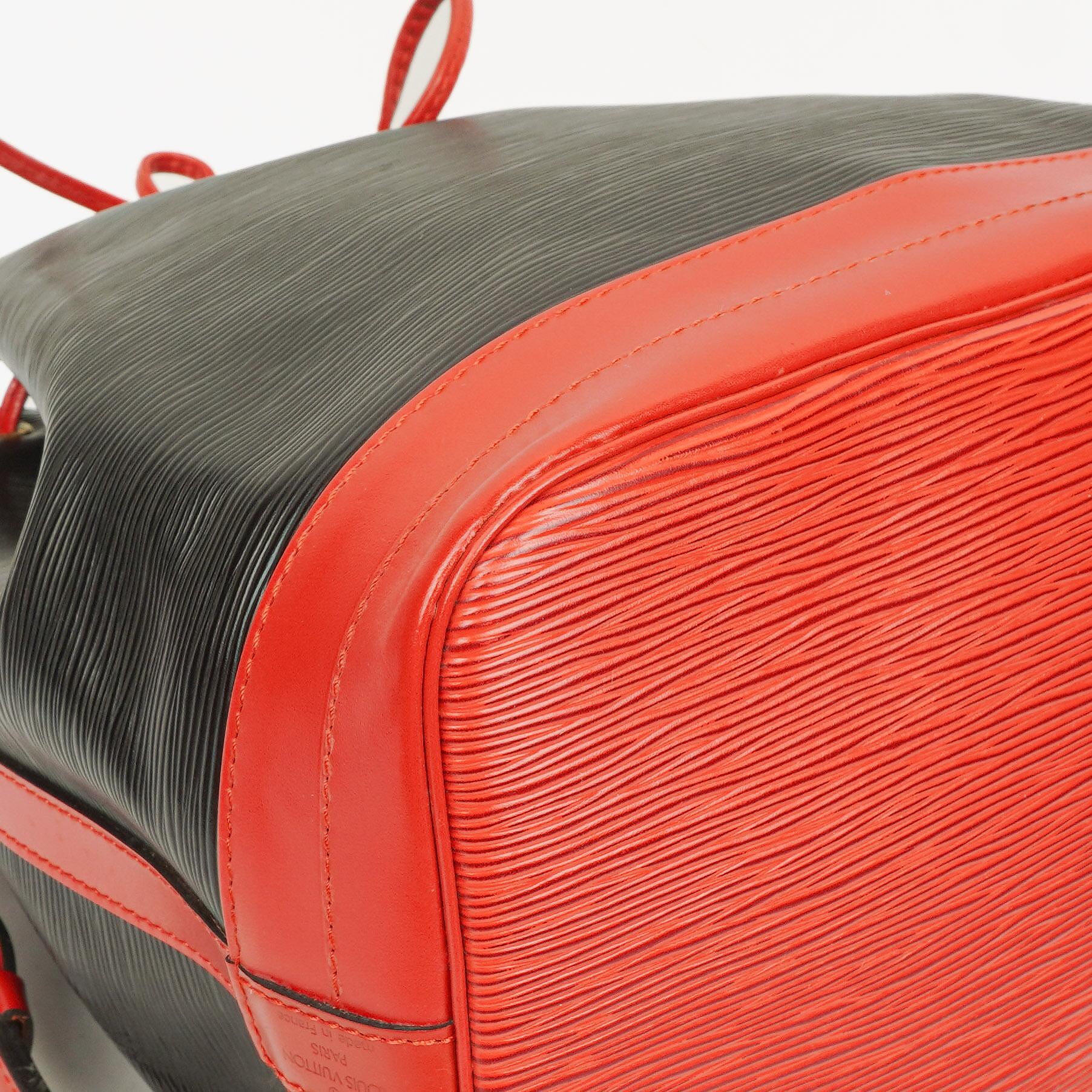 Louis Vuitton Noé Grande GM Schultertasche aus Epi-Leder in Schwarz und Rot