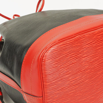 Louis Vuitton Noé Grande GM Schultertasche aus Epi-Leder in Schwarz und Rot