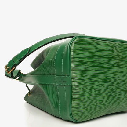 Louis Vuitton Noé Grande GM Schultertasche aus grünem Epi-Leder