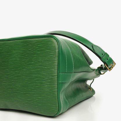 Louis Vuitton Noé Grande GM Schultertasche aus grünem Epi-Leder