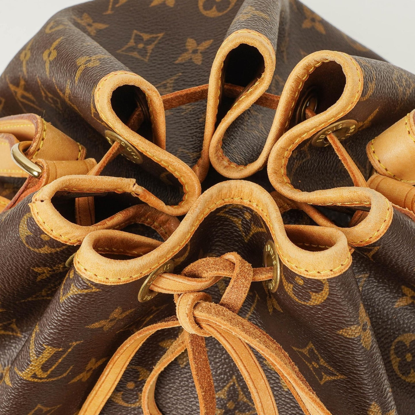 Louis Vuitton Noe Grande GM Schultertasche aus Monogram Canvas