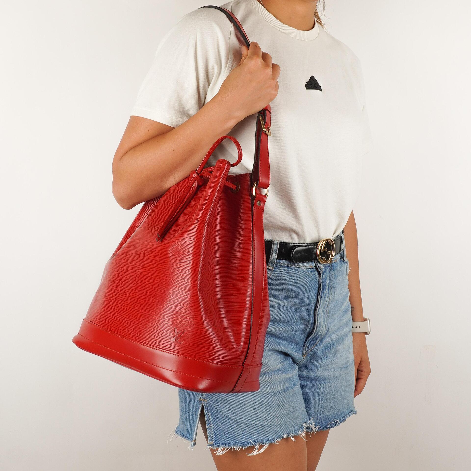 Louis Vuitton Noe Grande GM Rot EPI Leder Schultertasche