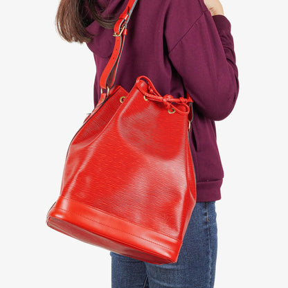 Louis Vuitton Noé Grande GM Schultertasche aus rotem Epi Leder