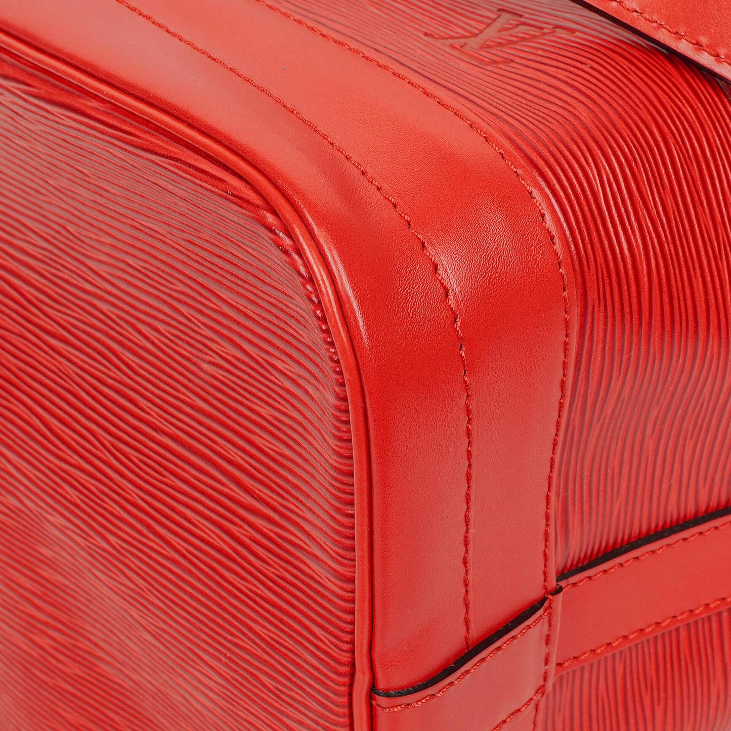 Louis Vuitton Noé Grande GM Schultertasche aus rotem Epi Leder