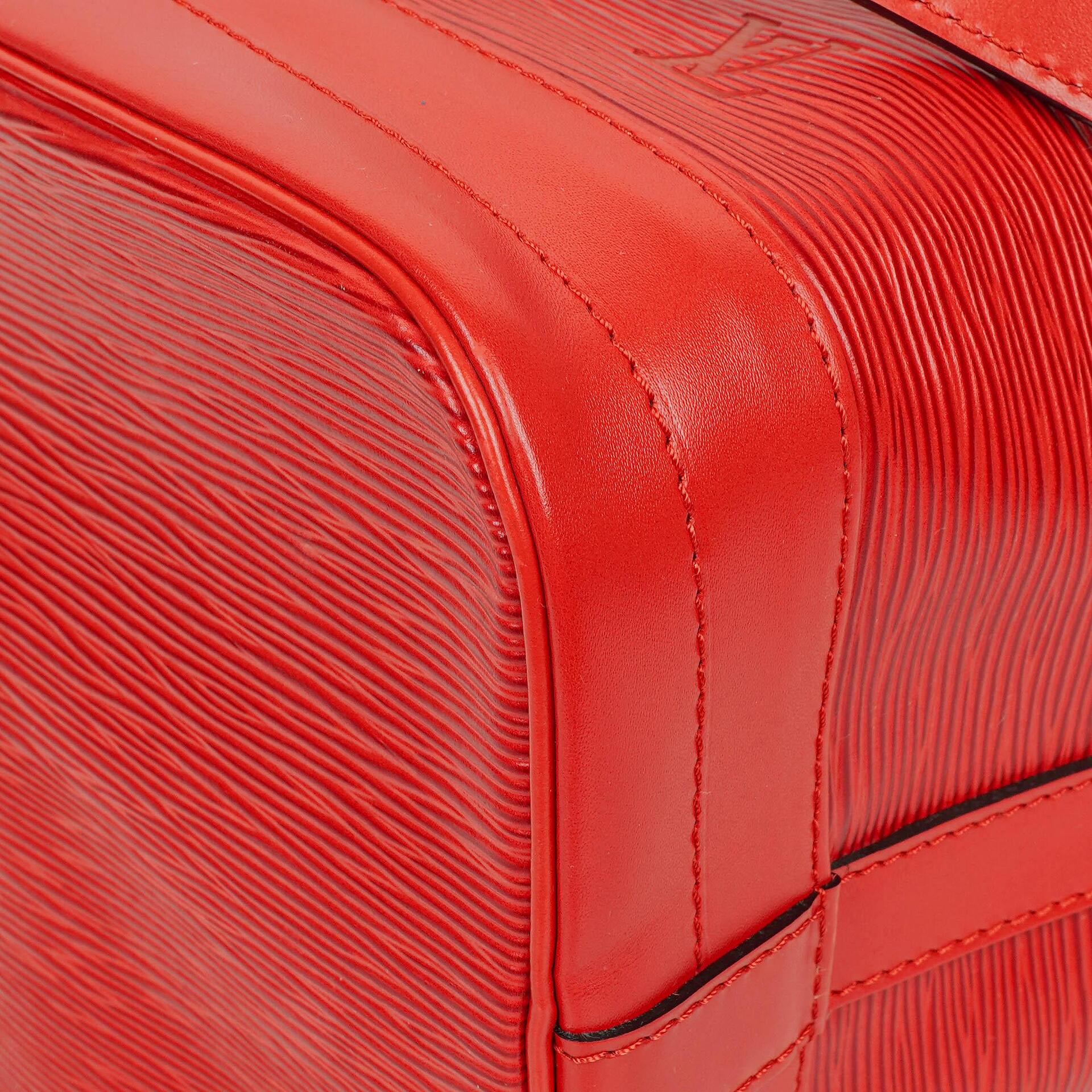 Louis Vuitton Noé Grande GM Schultertasche aus rotem Epi Leder