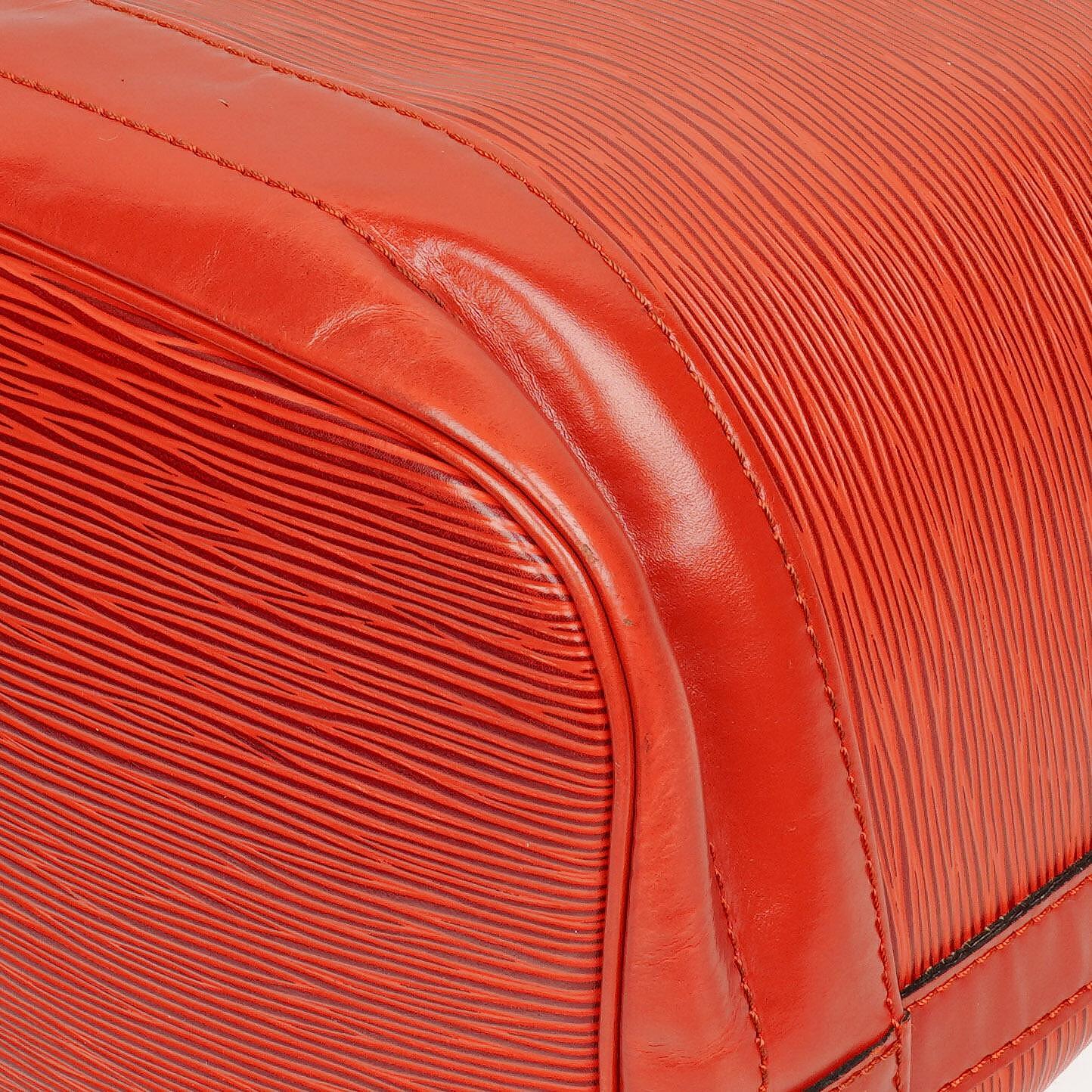 Louis Vuitton Noe Grande GM Schultertasche aus rotem Epi Leder