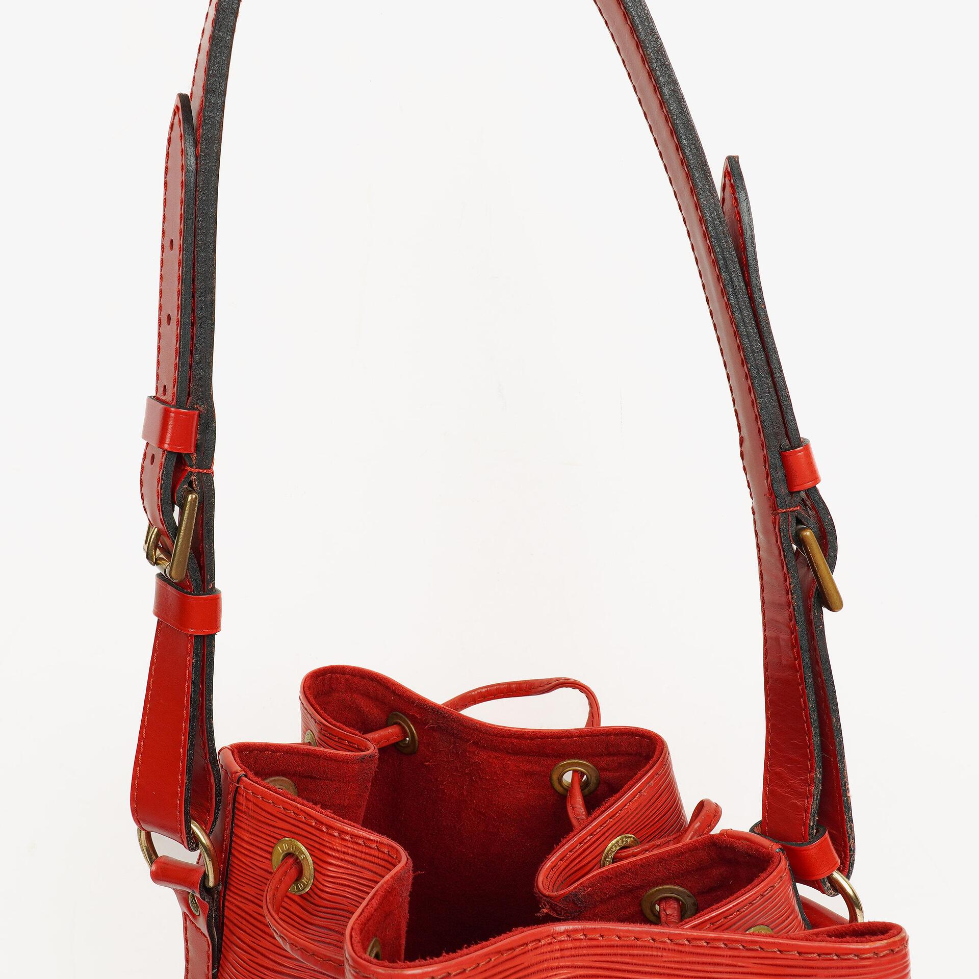 Louis Vuitton Noe Grande GM Schultertasche aus rotem Epi Leder