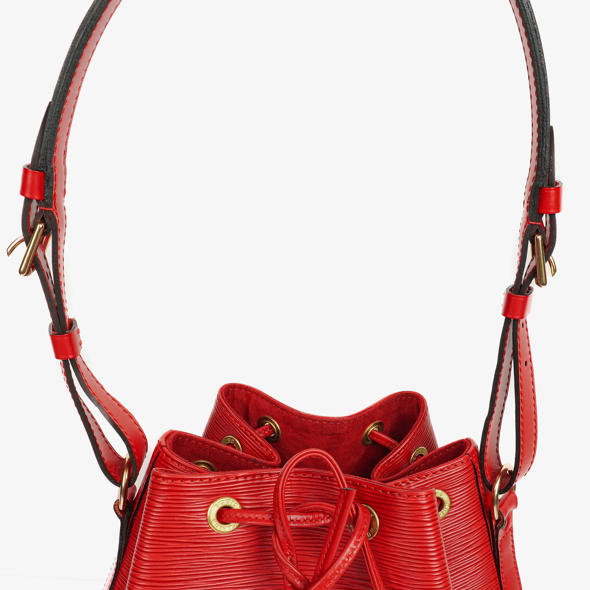 Louis Vuitton Noe Grande GM Schultertasche aus rotem Epi Leder