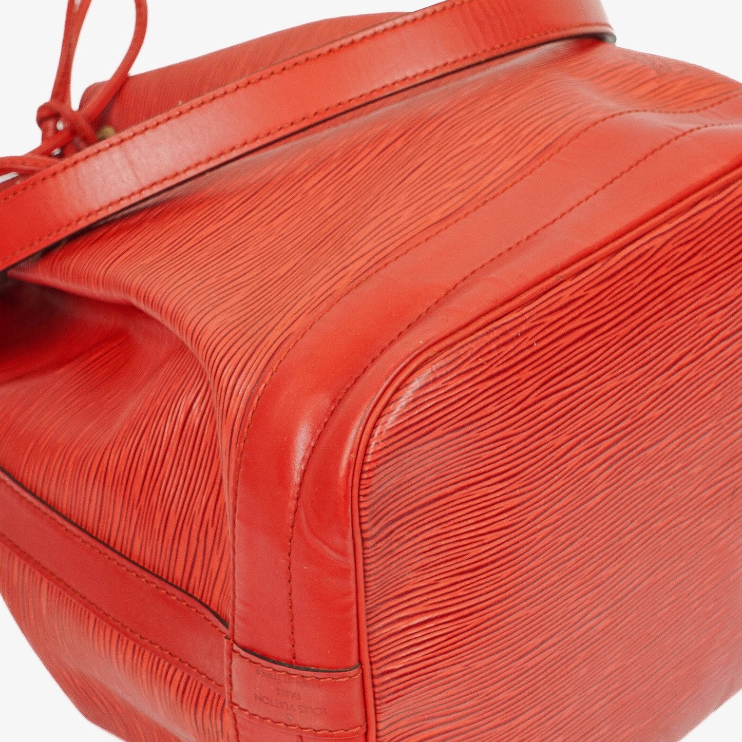 Louis Vuitton Noé Grande GM Schultertasche aus rotem Epi-Leder
