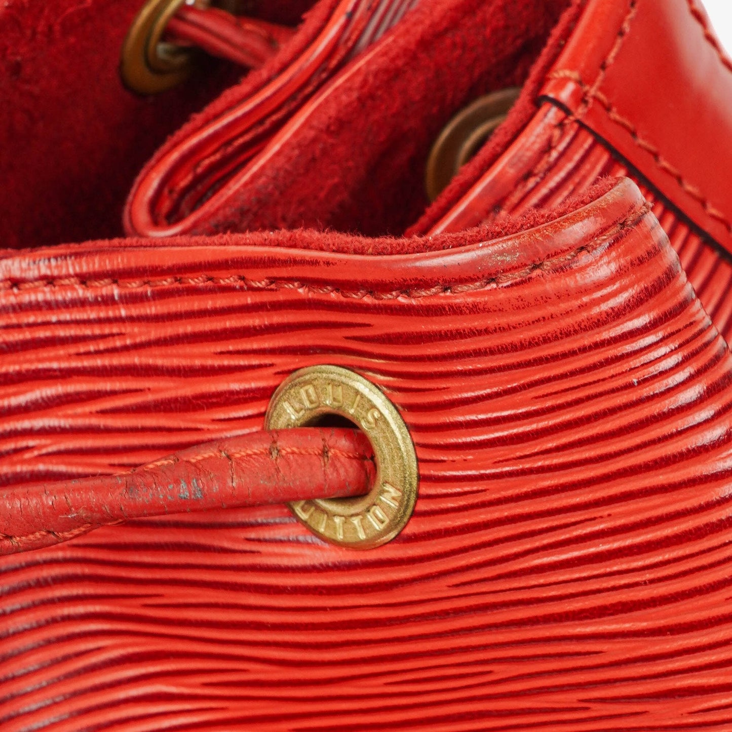Louis Vuitton Noé Grande GM Schultertasche aus rotem Epi-Leder