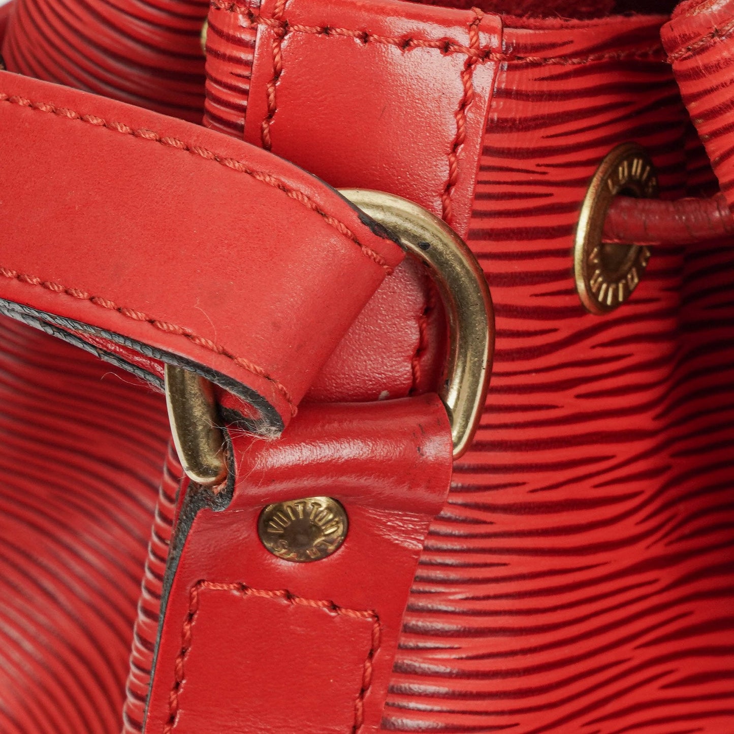 Louis Vuitton Noé Grande GM Schultertasche aus rotem Epi-Leder