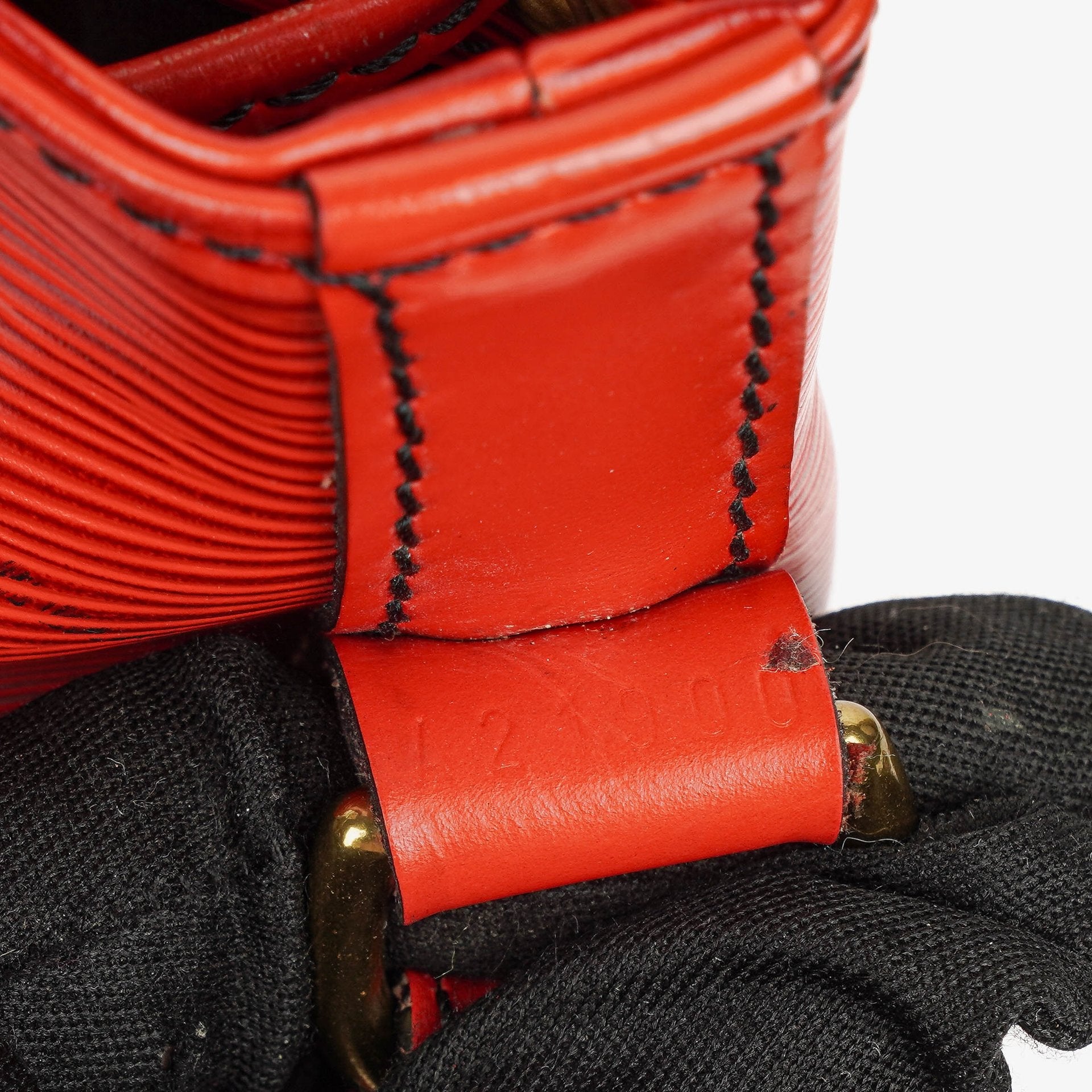 Louis Vuitton Noe Grande GM Schultertasche aus rotem Epi Leder