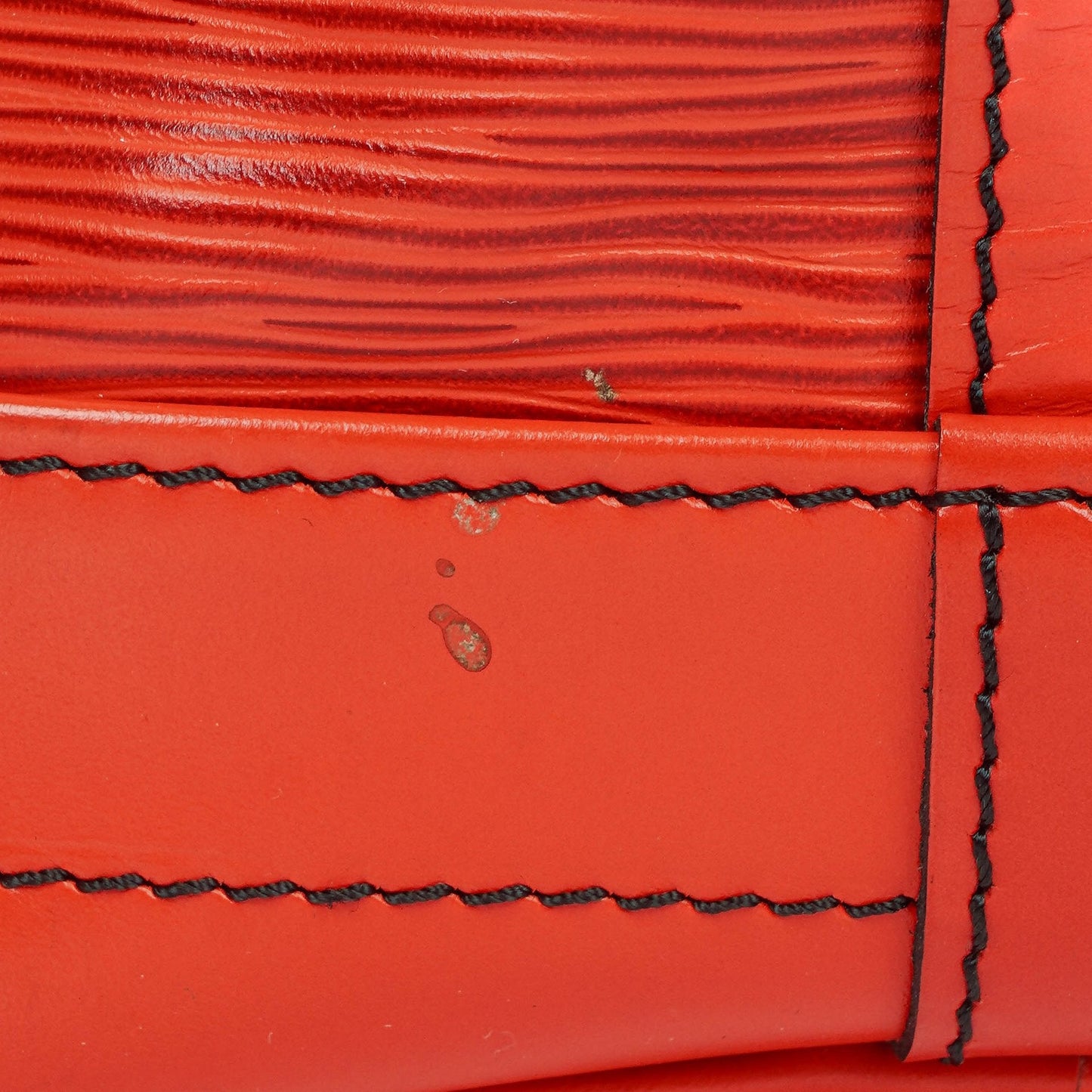 Louis Vuitton Noe Grande GM Schultertasche aus rotem Epi Leder