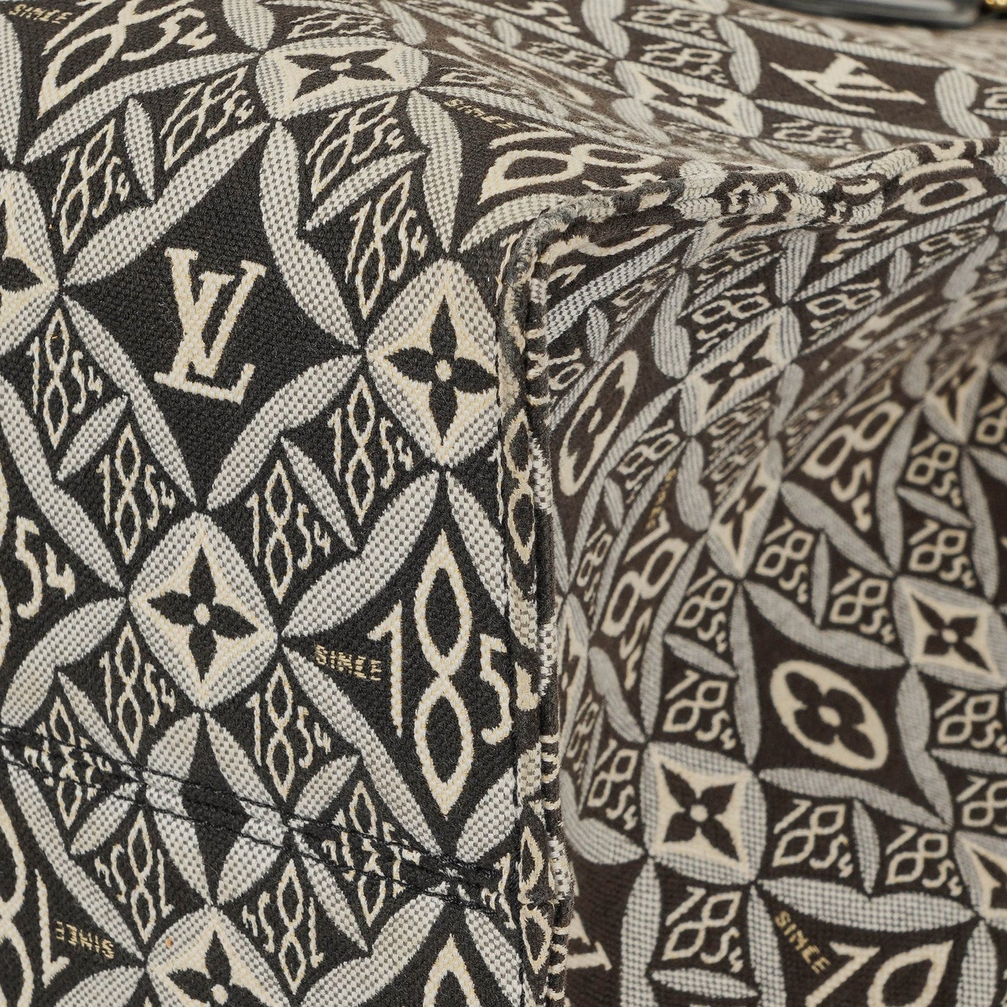 Louis Vuitton Onthego GM Tote Bag aus Gris Since 1854 Canvas
