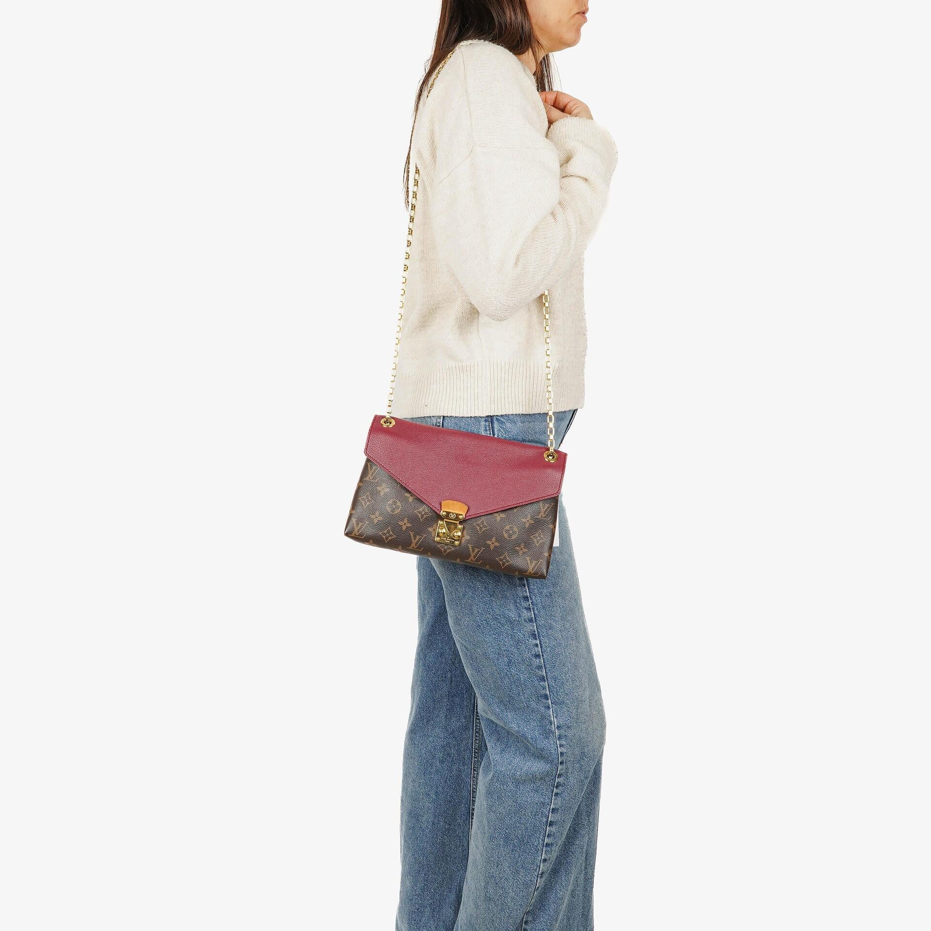 Louis Vuitton Pallas Tasche aus Monogram Canvas in Aurore